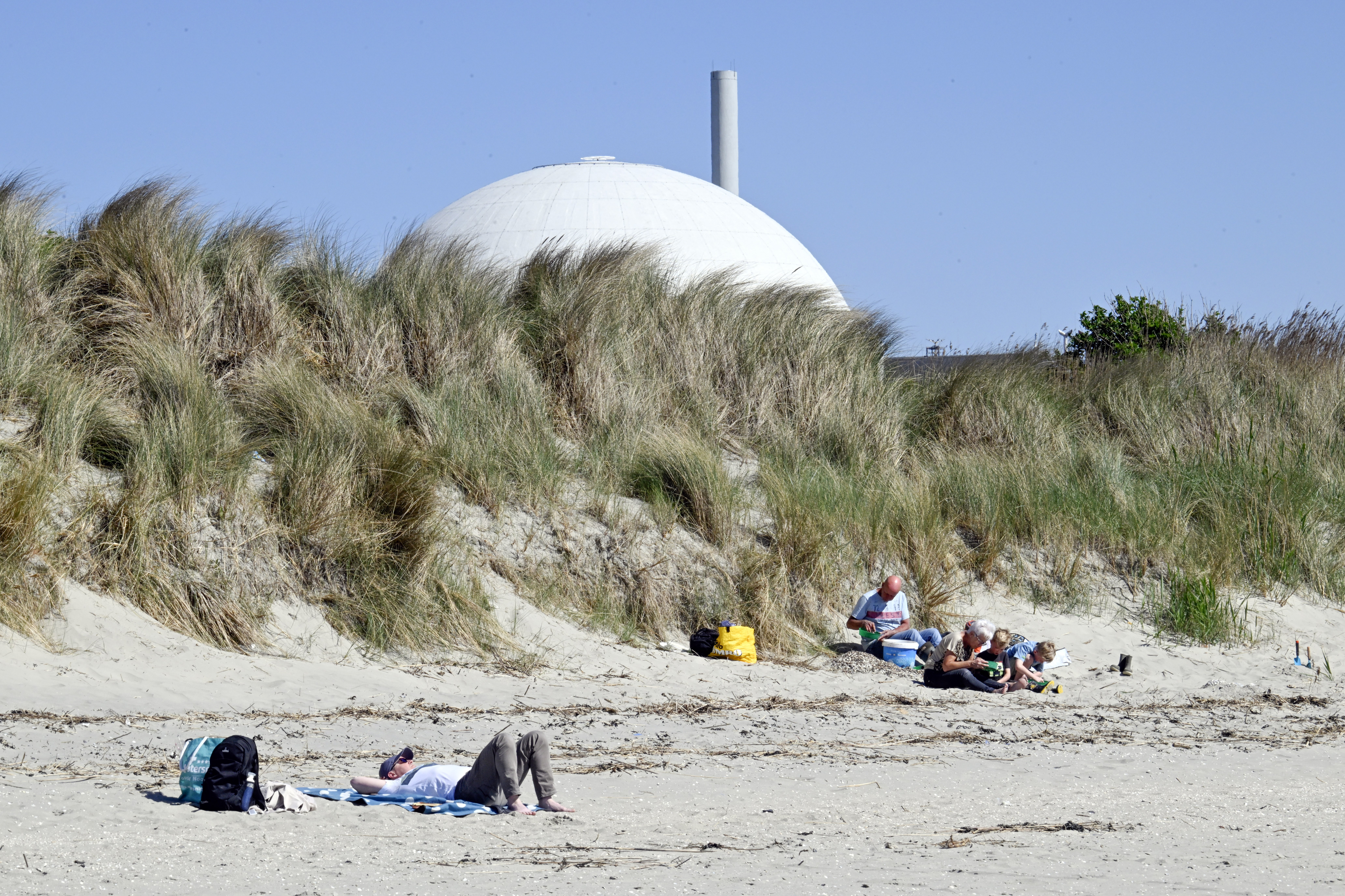 Kabinet onderzoekt toch locaties in Groningen voor nieuwe kerncentrale