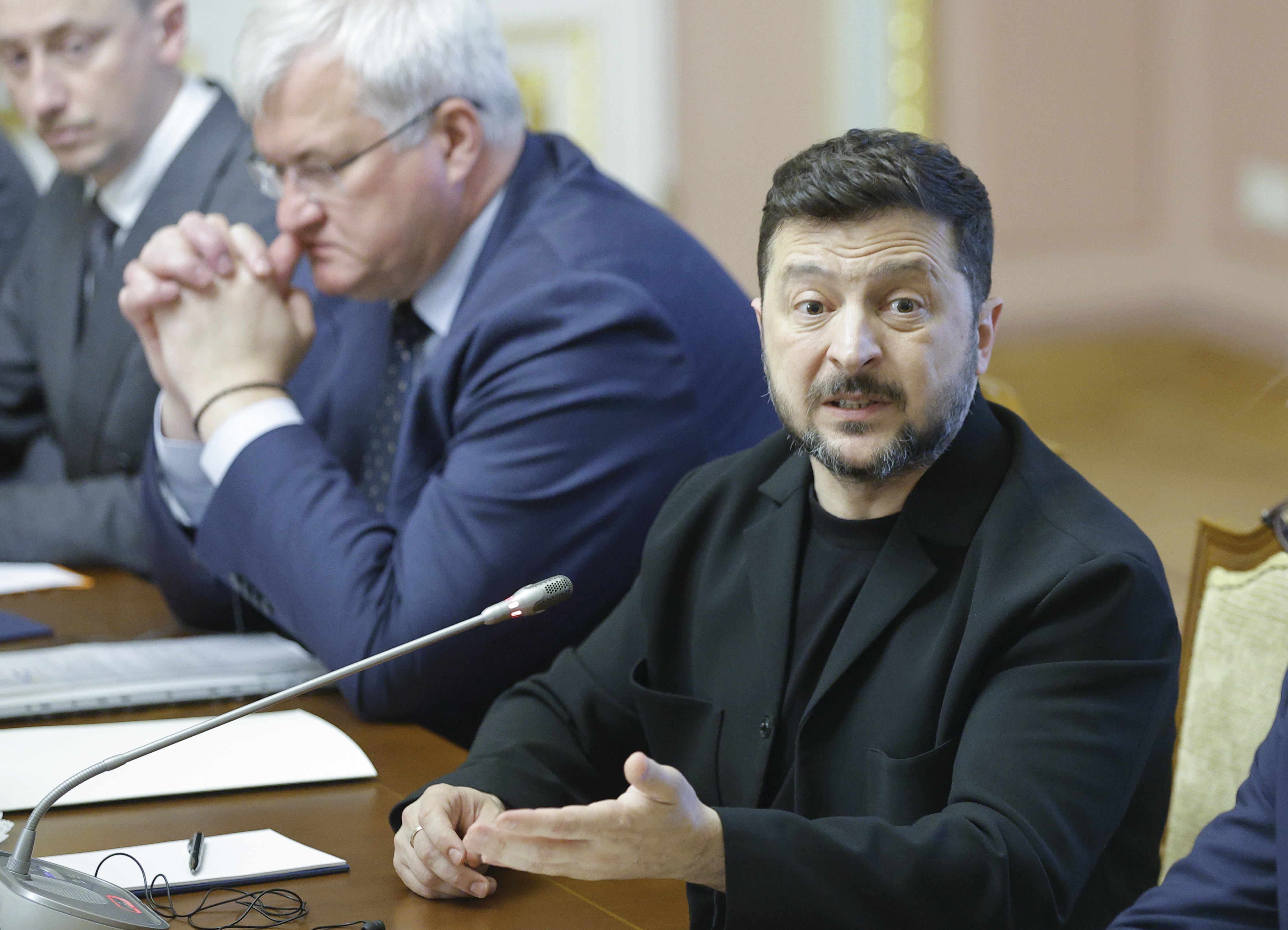 Oorlog in Oekraïne: Zelensky eist verwijdering van signaalversterkers
