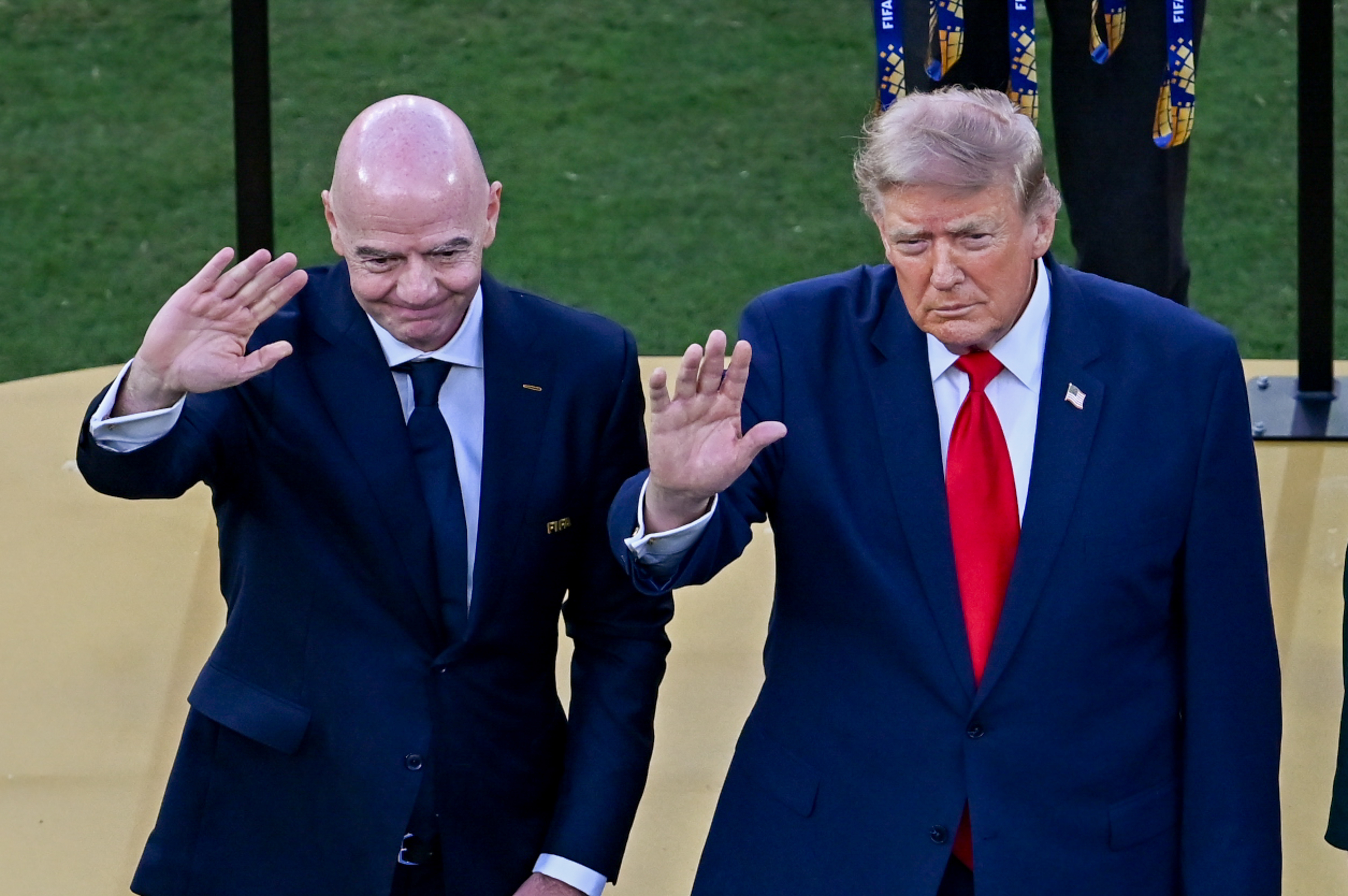 Voetbalbonden keren Infantino de rug toe, Fifa-baas zoekt hulp bij regering-Trump