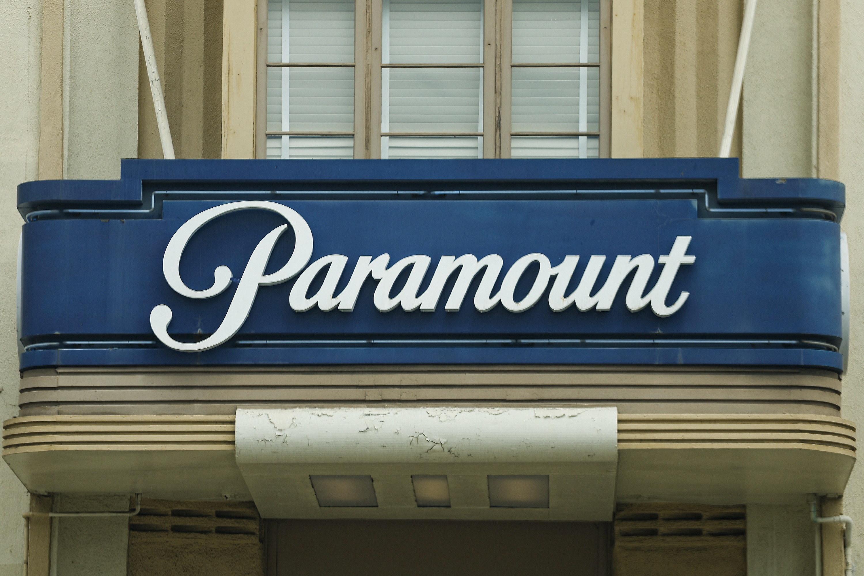 Paramount moet miljarden neerleggen: rechtszaak rond fusie Warner Bros vindt pas in 2027 plaats