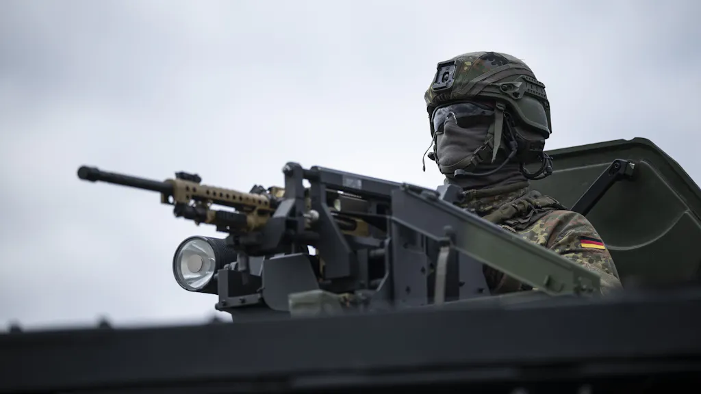 Image for the article: Mogelijk meerdere drones vliegen over Duitse militaire basis in Mechernich