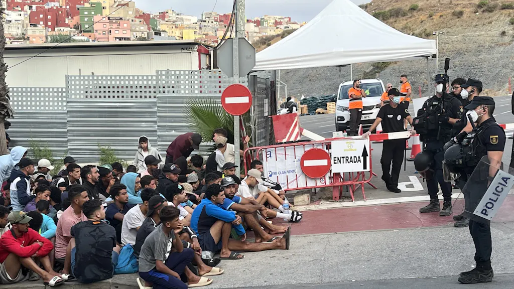 Image for the article: Spaanse premier beschuldigt Russische en Israëlische groepen van veroorzaken Ceuta-crisis