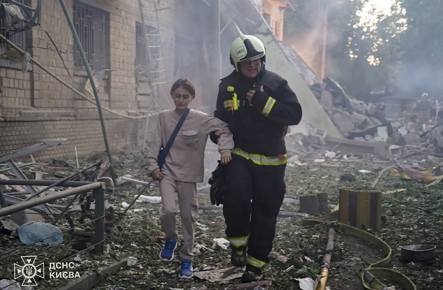 Russia Targets Kyiv Bridges in Third Consecutive Day of Attacks
