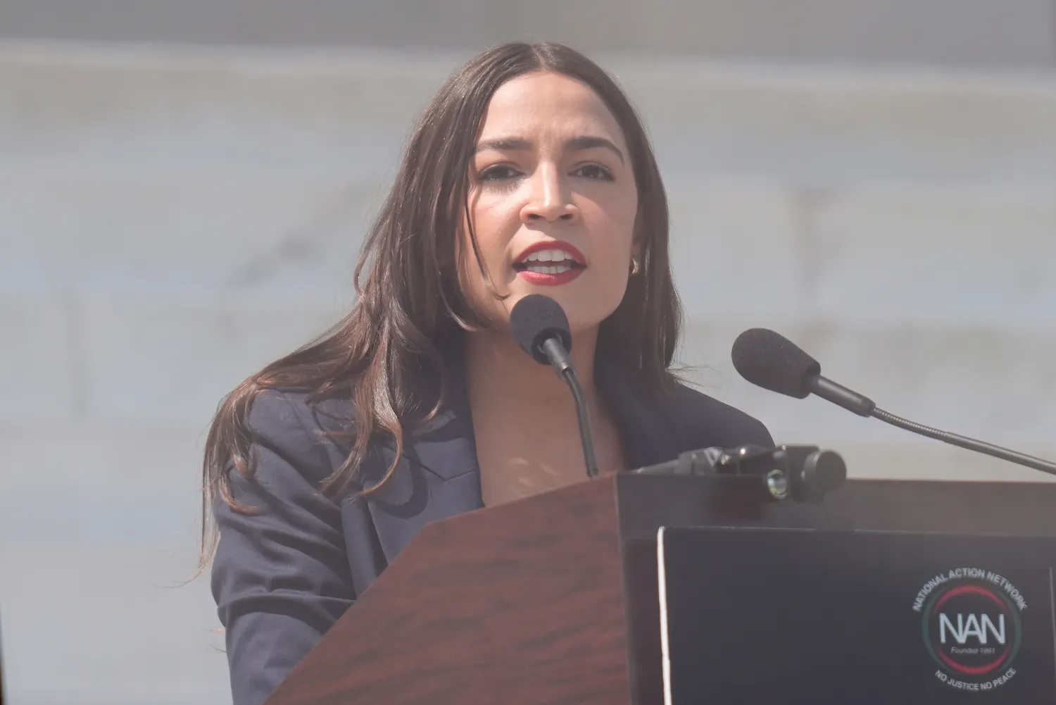 Trump allies weigh state of emergency for midterms