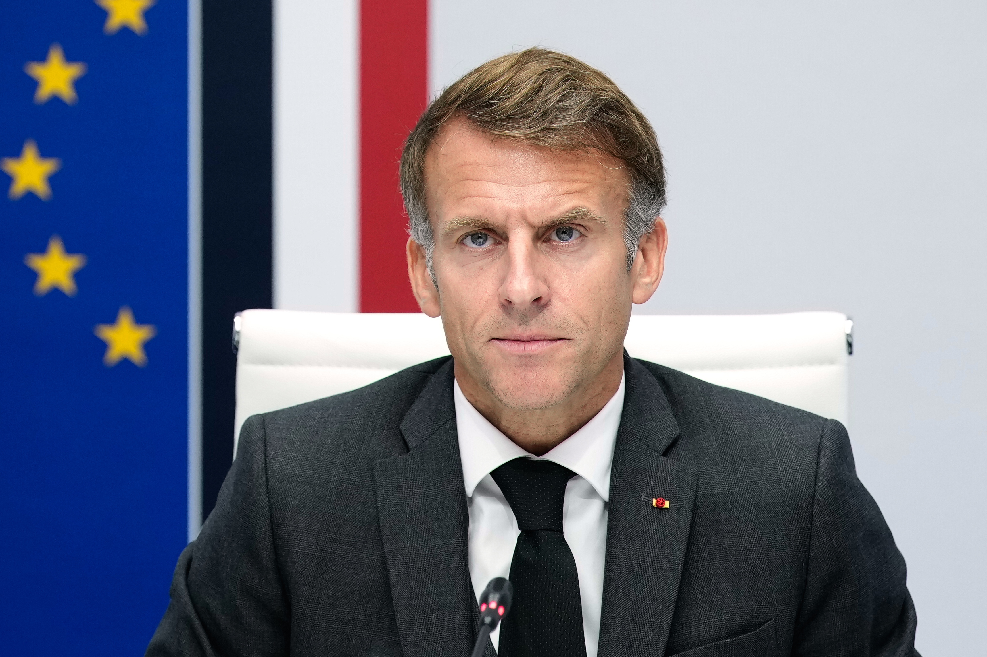 Macron grijpt hard in na rellen, maar zet daarmee demonstratierecht onder druk