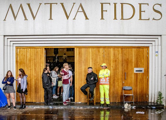 Studenten van studentenvereniging Vindicat tijdens de KEI-week, de jaarlijkse introductieweek voor aankomende eerstejaars studenten in Groningen