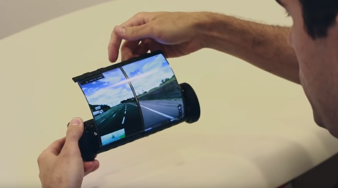 Ontworpen onder leiding van Vertegaal, de MagicScroll: “the world's first rollable touch-screen tablet“