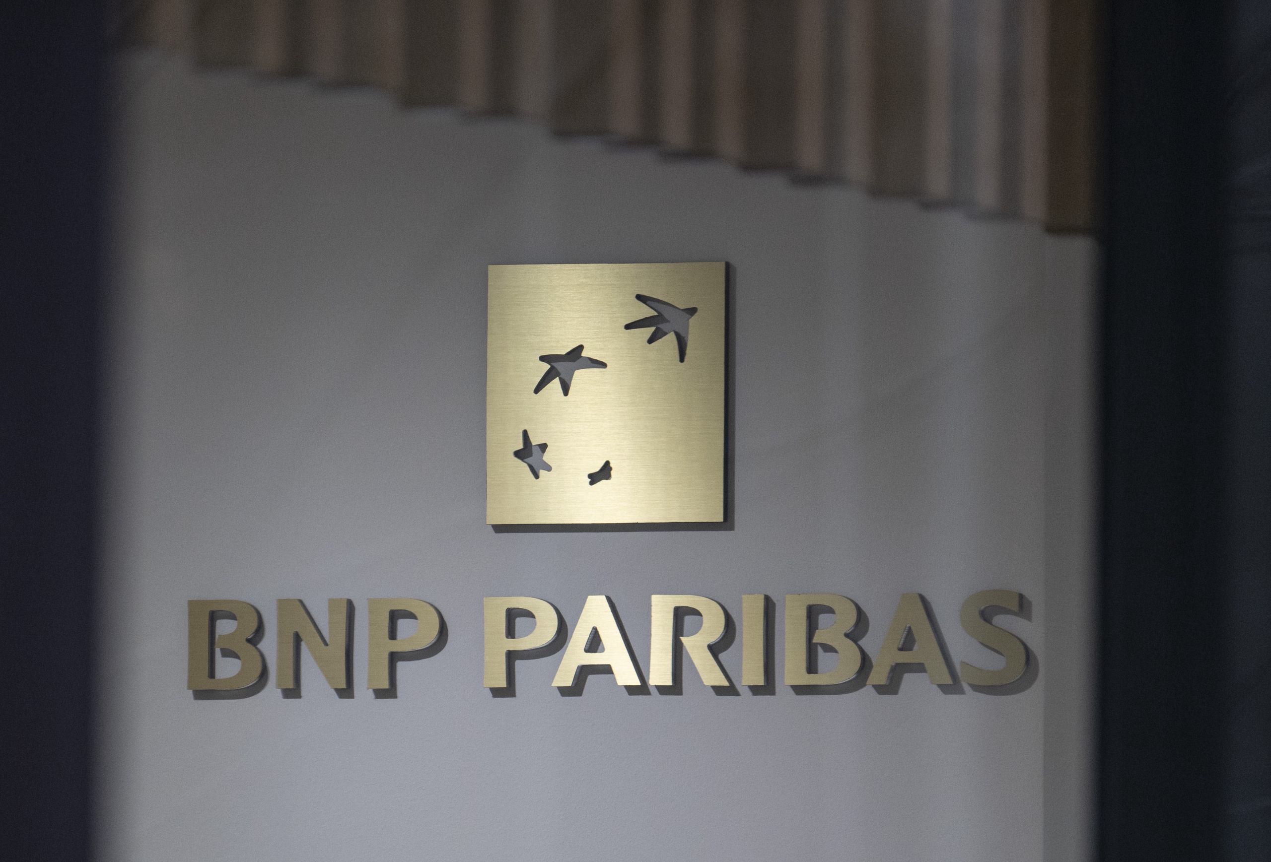 De Duitse justitie heeft vandaag opnieuw een inval gedaan inzake de CumEx-fraudezaak, waarbij tientallen miljarden bij banken via dividendbelasting werden weggesluisd. Dit keer was het de beurt aan de kantoren van BNP Paribas in Frankfurt.