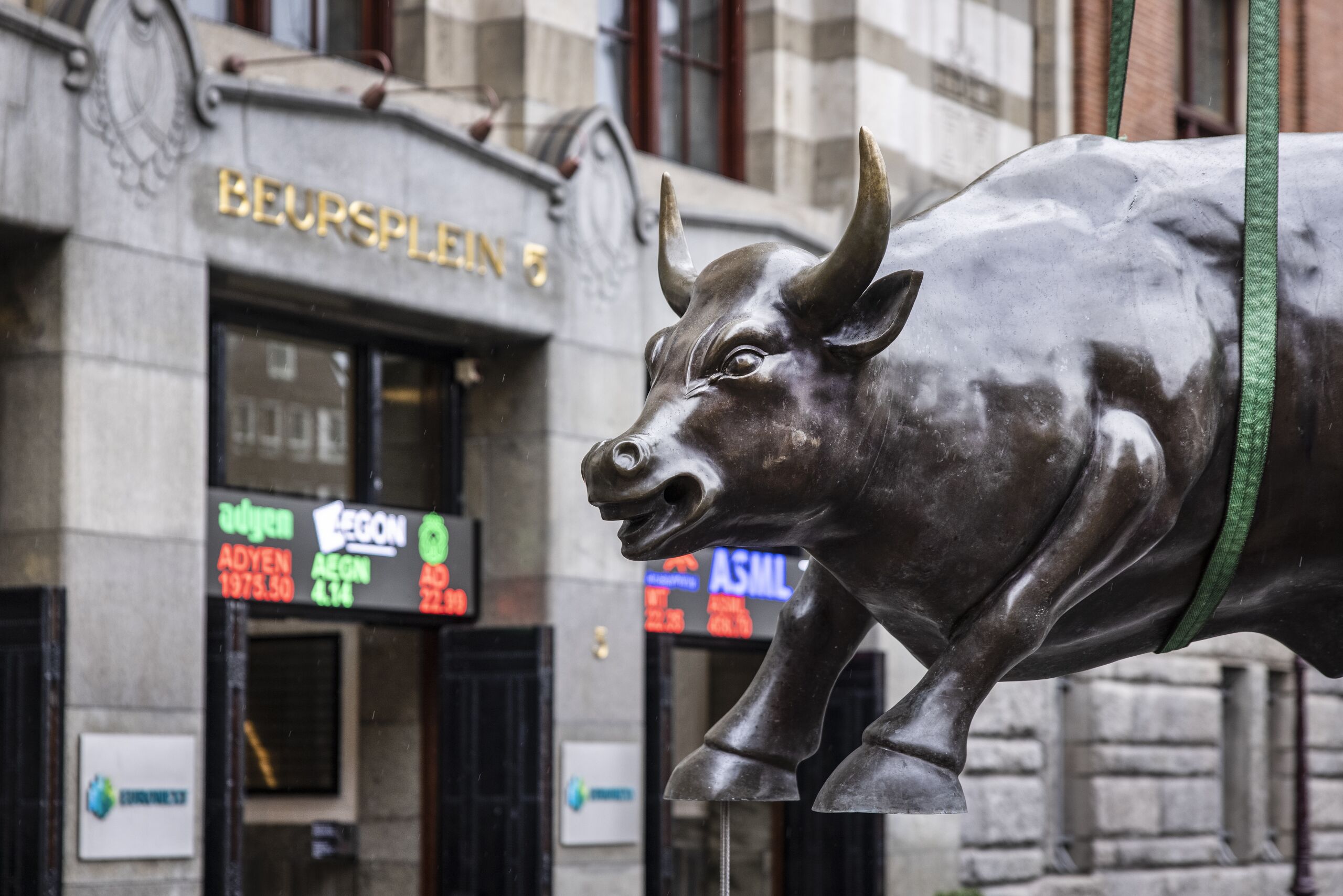 Bronzen stier op het Beursplein