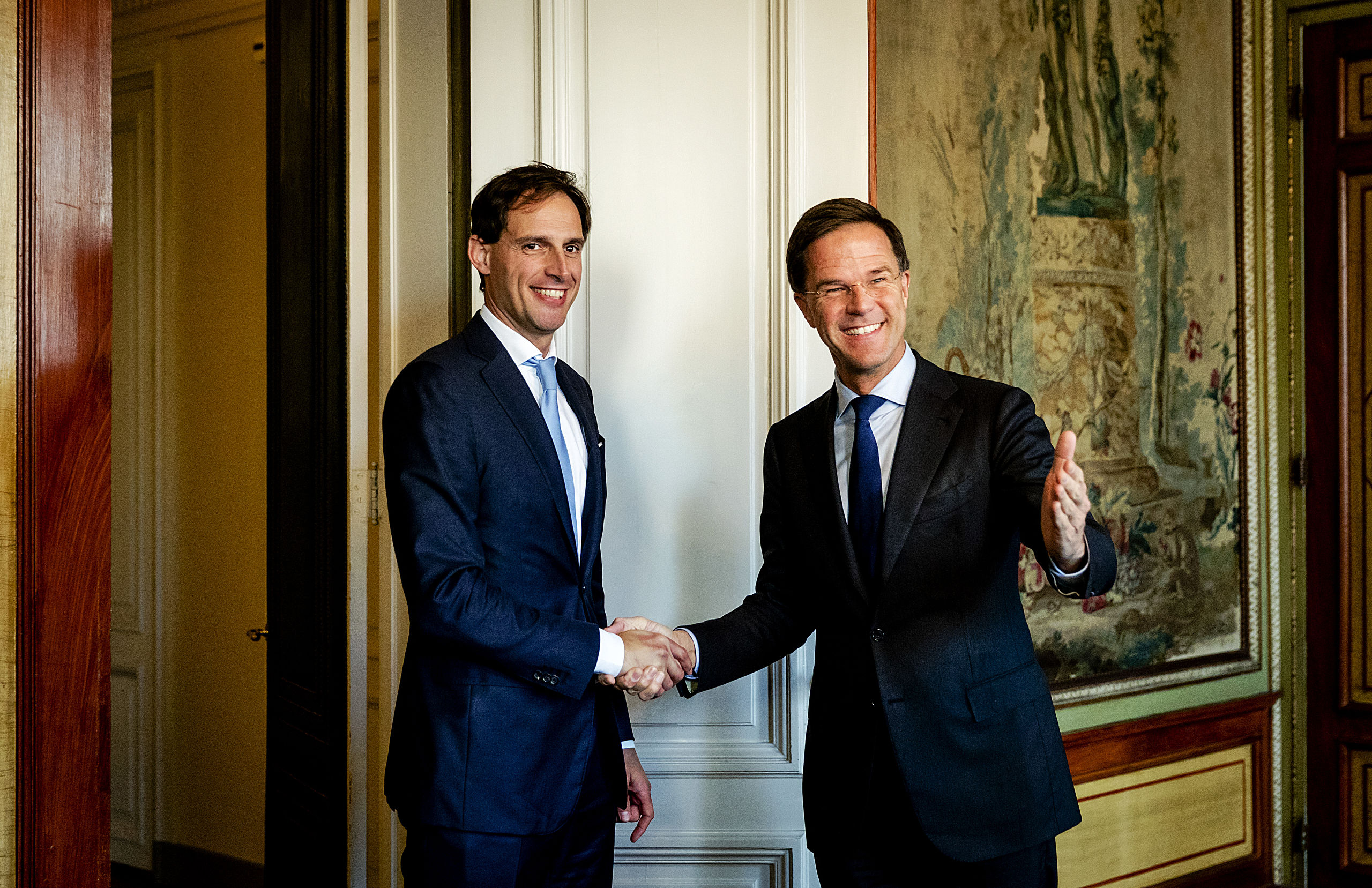2017-10-23 13:58:45 DEN HAAG - Wopke Hoekstra (CDA) in de Stadhouderskamer voor een gesprek met formateur Mark Rutte. Hoekstra komt in aanmerking voor de post van de minister van Financiën in het kabinet Rutte-III.