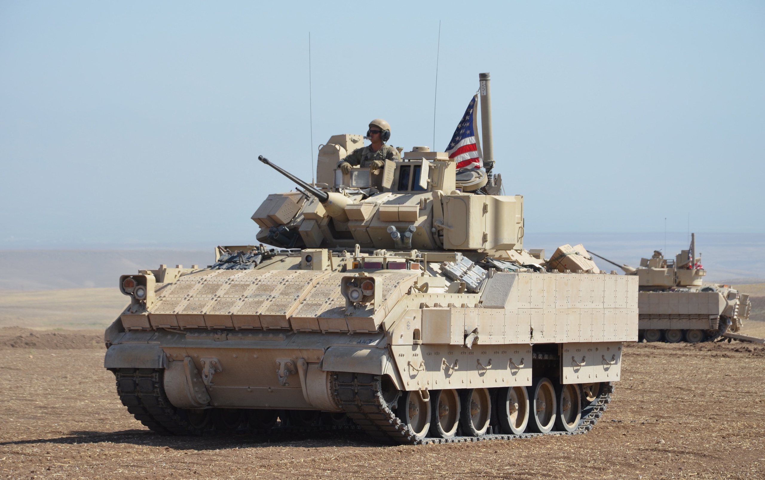 La Francia e gli Stati Uniti hanno entrambi promesso sistemi d'arma all'esercito ucraino, incluso un veicolo da combattimento Bradley