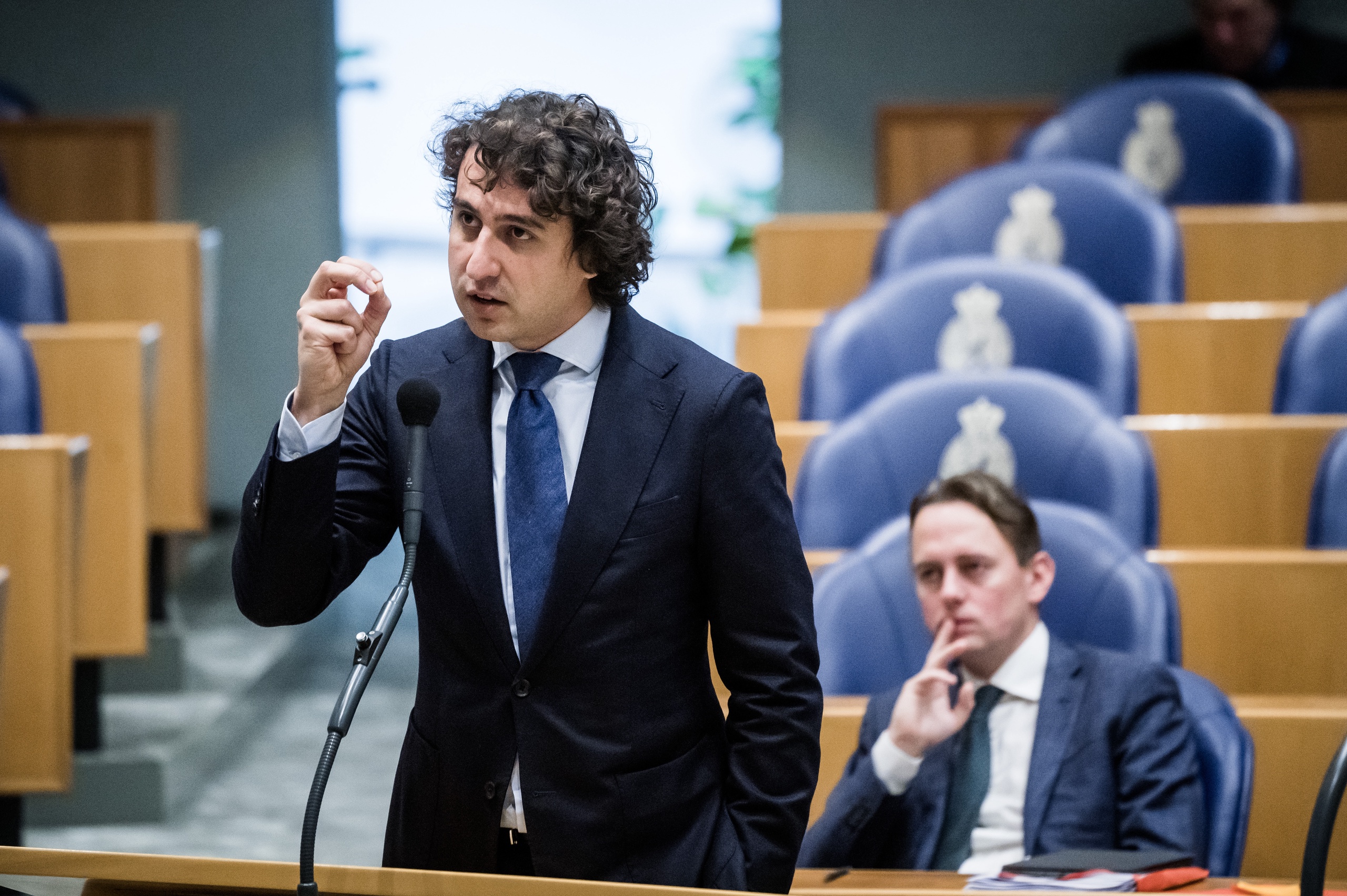 GroenLinks en de PvdA gaan nauwer samenwerken om een meerderheid te behalen bij de aankomende Provinciale Statenverkiezingen. Zo nauw dat bijvoorbeeld PvdA-coryfee Job Cohen lid geworden is van GroenLinks.