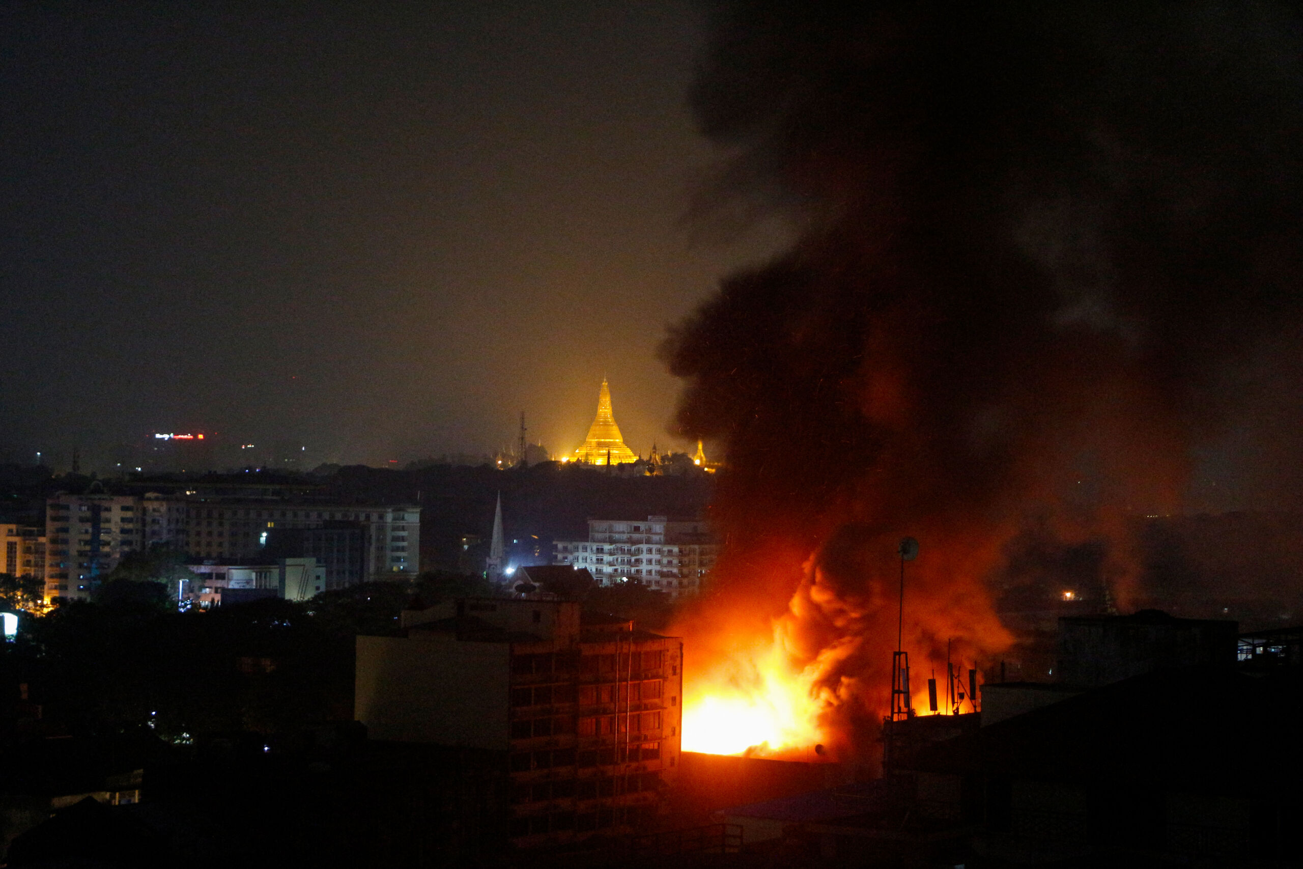 Brand in Yangon, de voormalige hoofdstad van Myanmar.