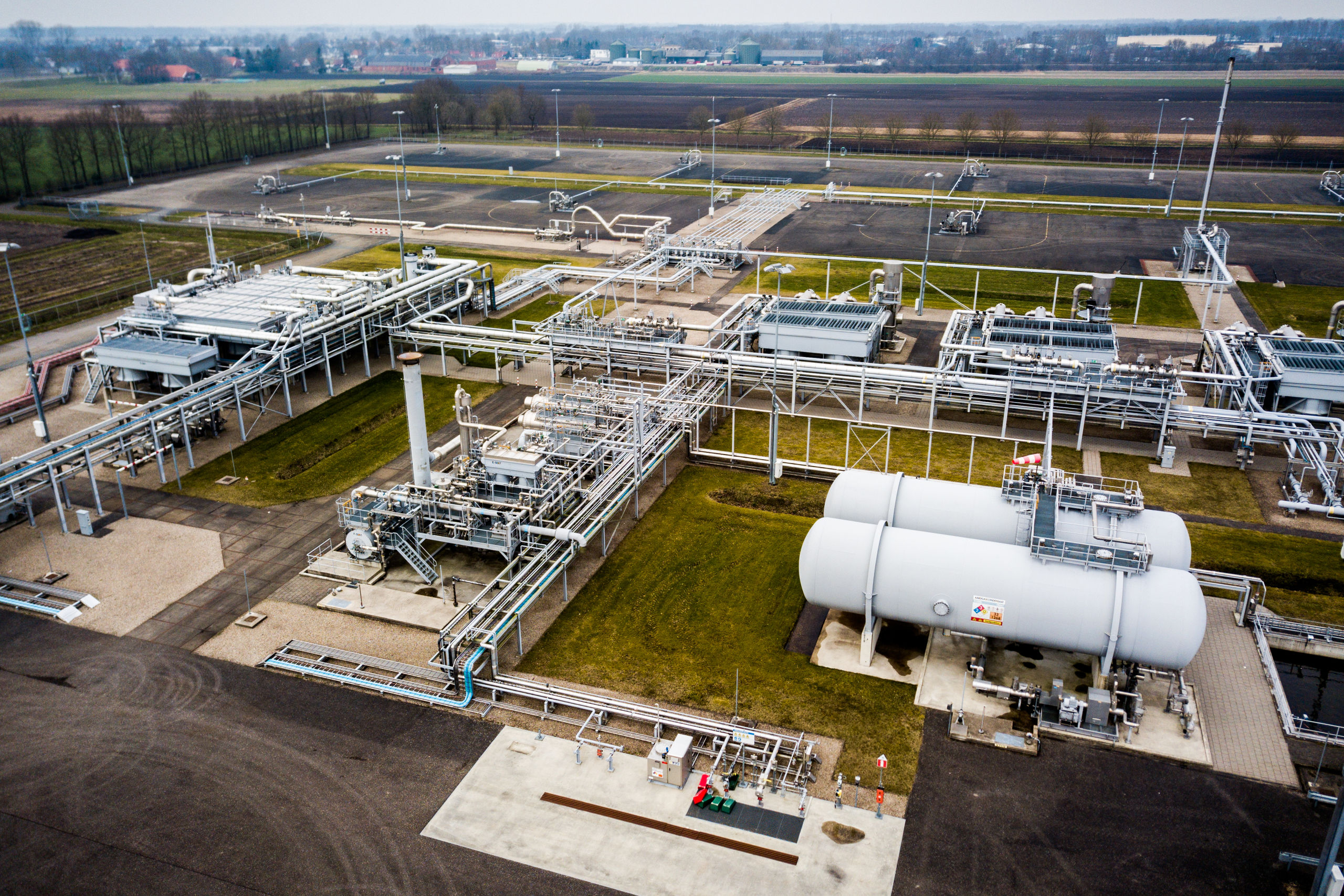 Gaswinningslocatie van de NAM in Muntendam. Het kabinet heeft besloten om binnen 12 jaar een einde te maken aan de gaswinning in de provincie Groningen. 