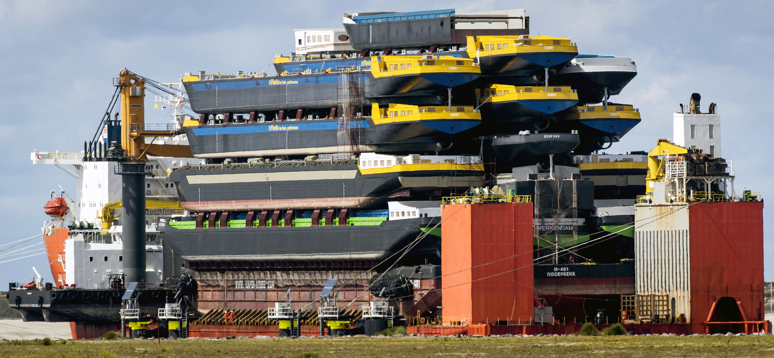 In de Rotterdamse haven wordt geen schip overgeslagen