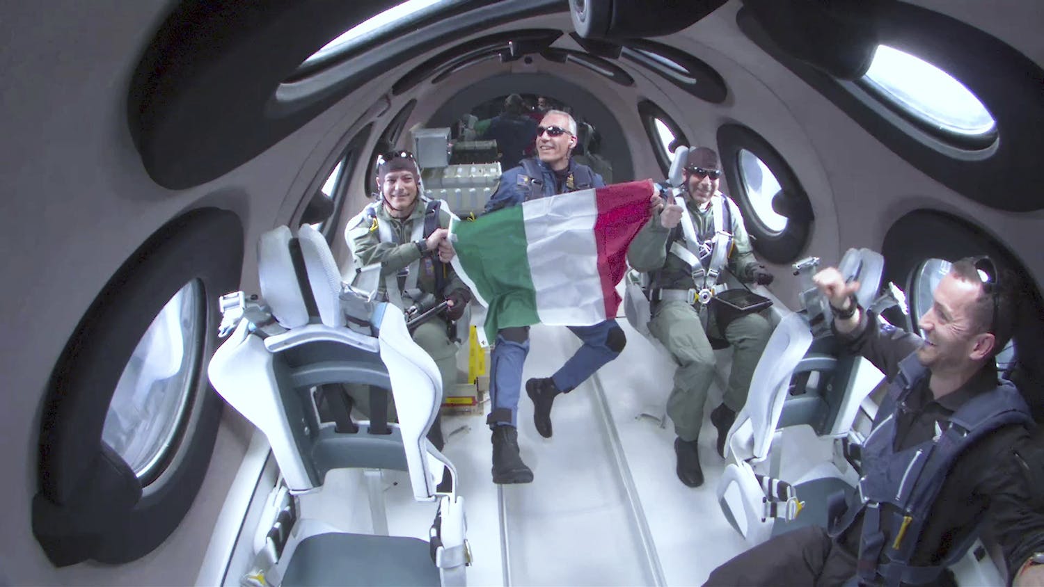 Il primo volo spaziale commerciale di successo Il primo volo spaziale commerciale di successo
