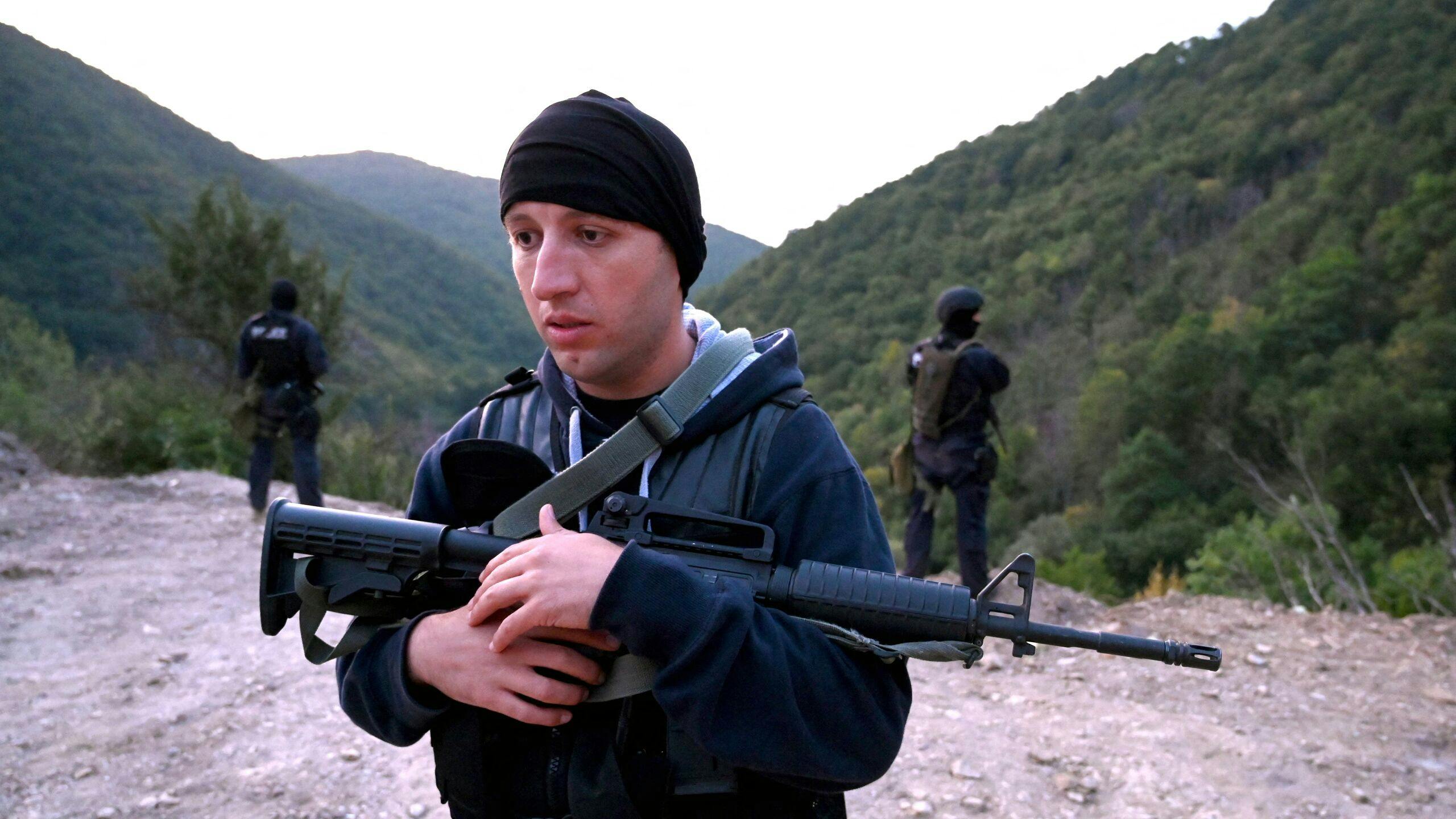Georgische militair op de grens met Zuid-Ossetië