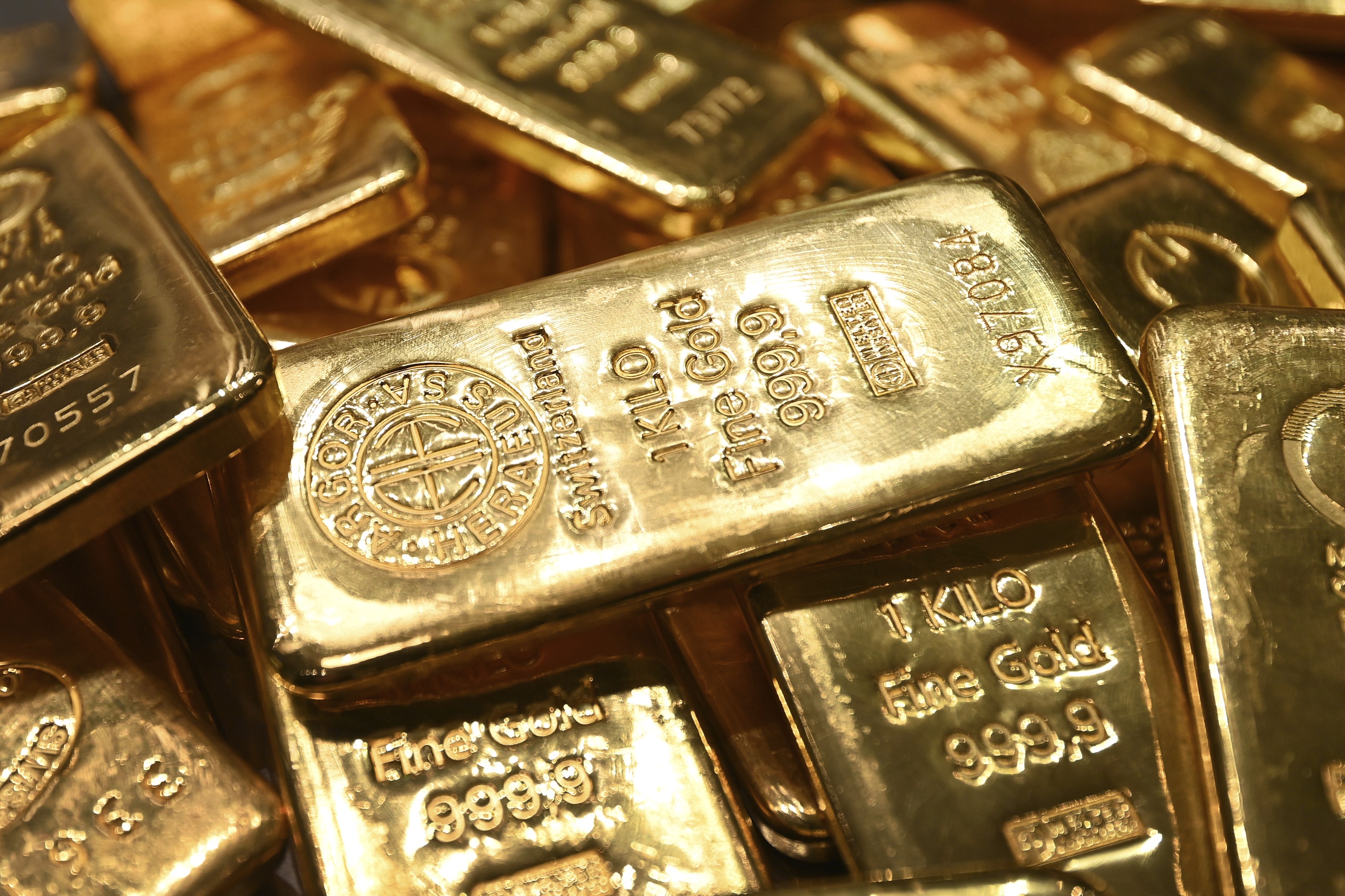 China is recordhoeveelheden goud aan het inslaan. In mei alleen al voegde het land 16 ton aan goud toe aan de reserves. Daarmee groeit de voorraad goud die het land bezit al zeven maanden op rij. In totaal bezit China ruim 2.092 ton goud op dit moment, een groei van ruim 144 ton sinds november 2022. 