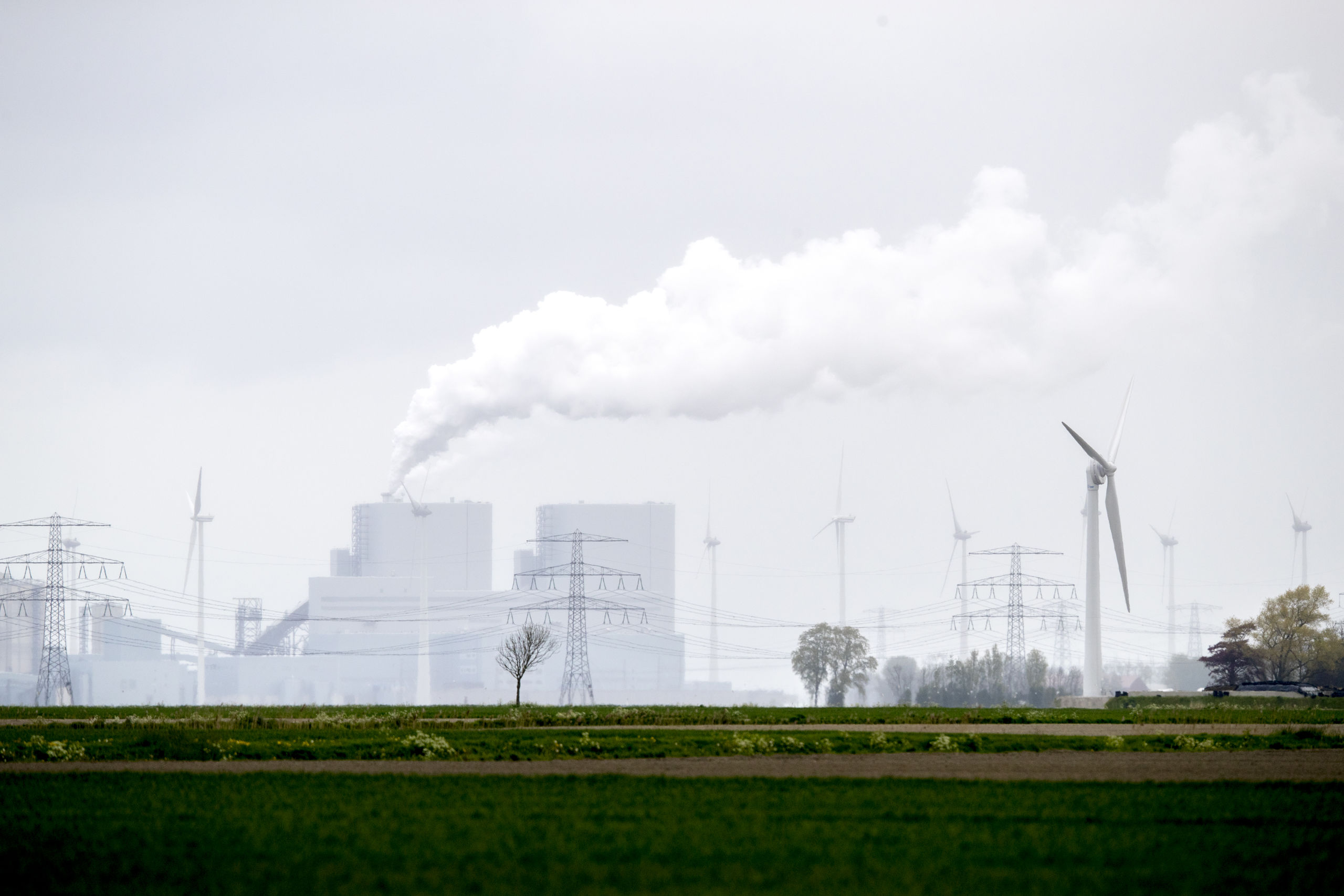 De nieuwe kolencentrale in de Eemshaven 