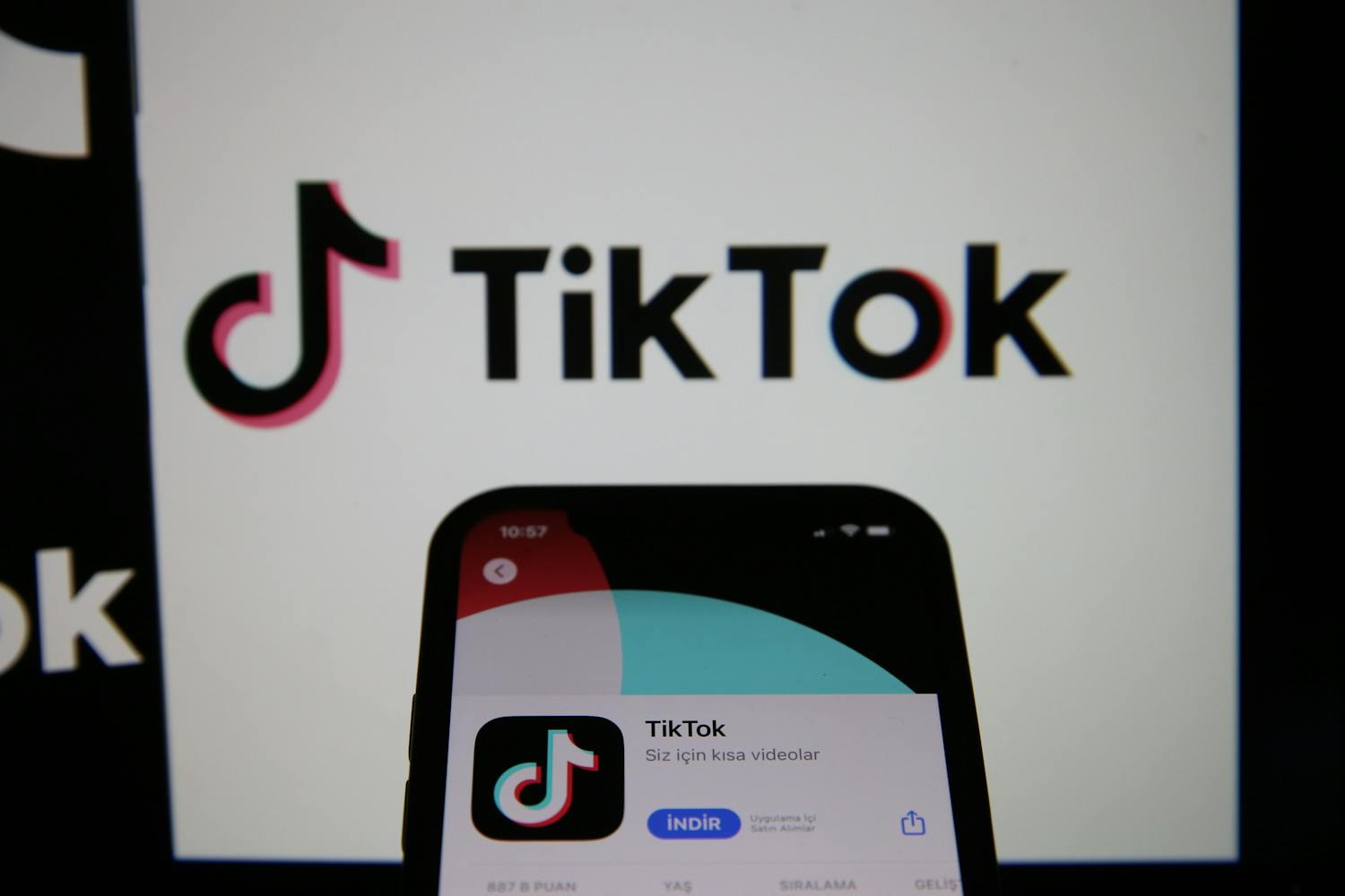 « Le fait que TikTok partage des données personnelles avec la Chine est un très gros risque »