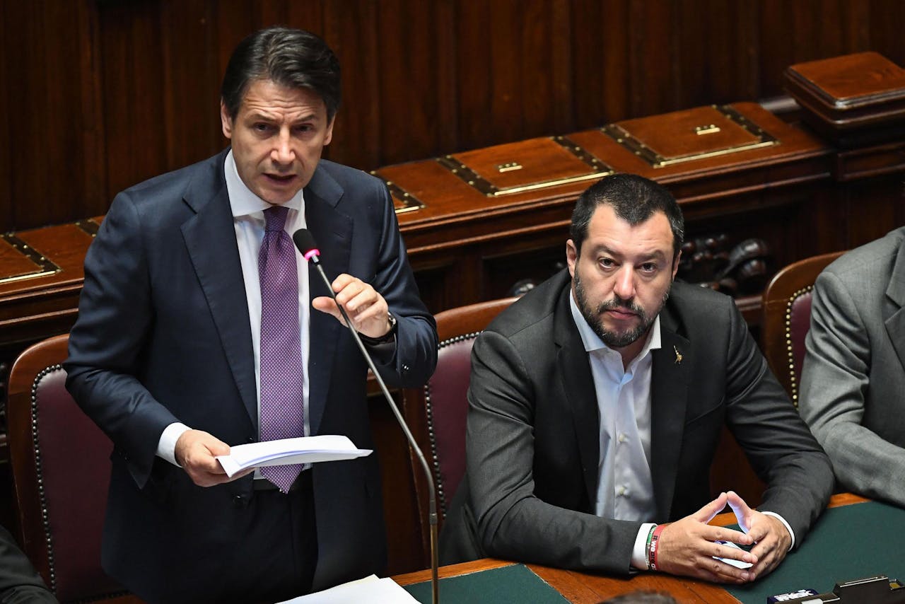 De Italiaanse premier Giuseppe Conte (links) en minister van Binnenlandse Zaken Matteo Salvini