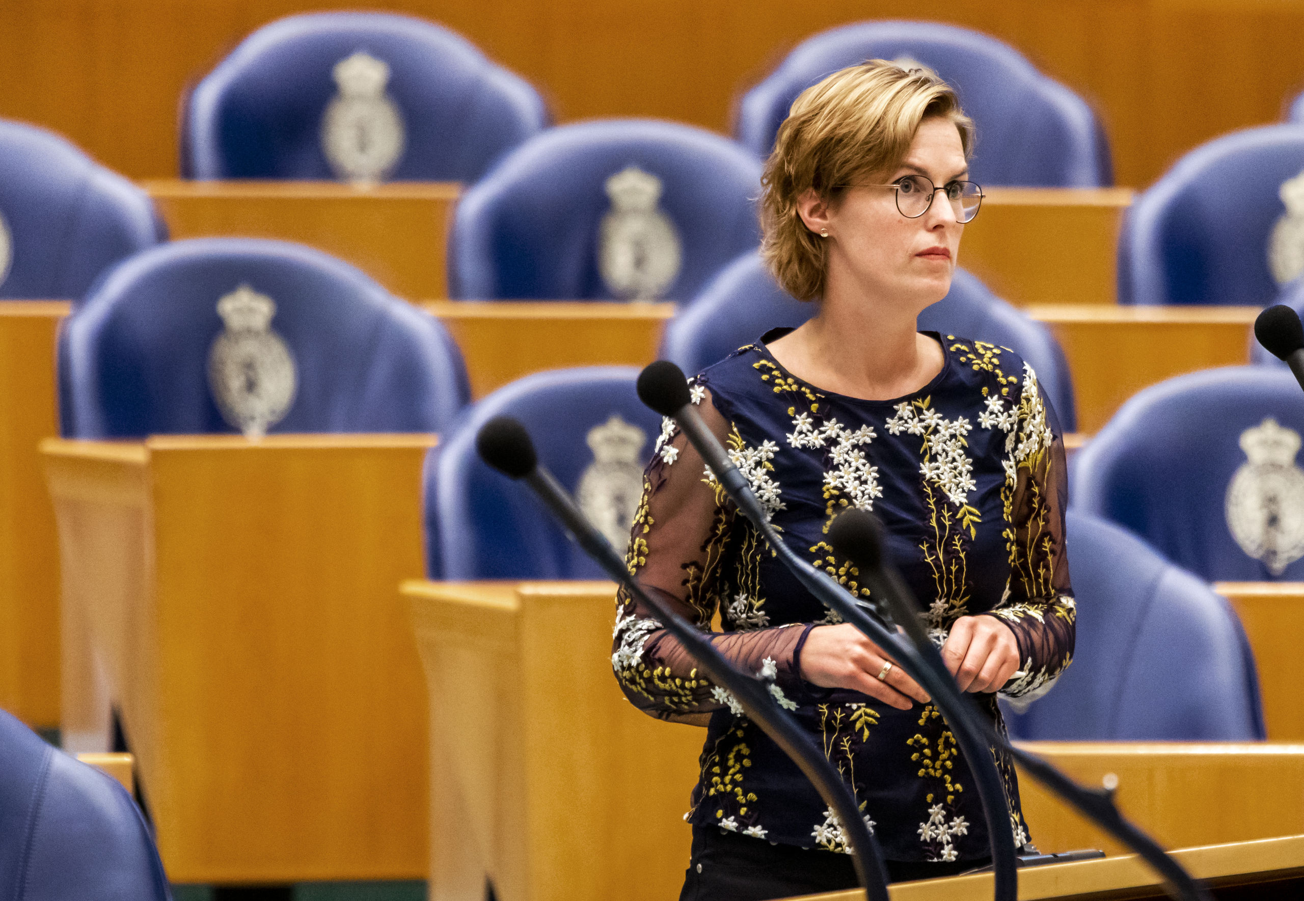 2019-09-12 12:37:32 DEN HAAG - Kamerlid Hilde Palland (CDA) tijdens het debat in de Tweede Kamer over het tekort aan arbeidskrachten. Een kwart van de bedrijven kampt met een tekort aan personeel. ANP REMKO DE WAAL
