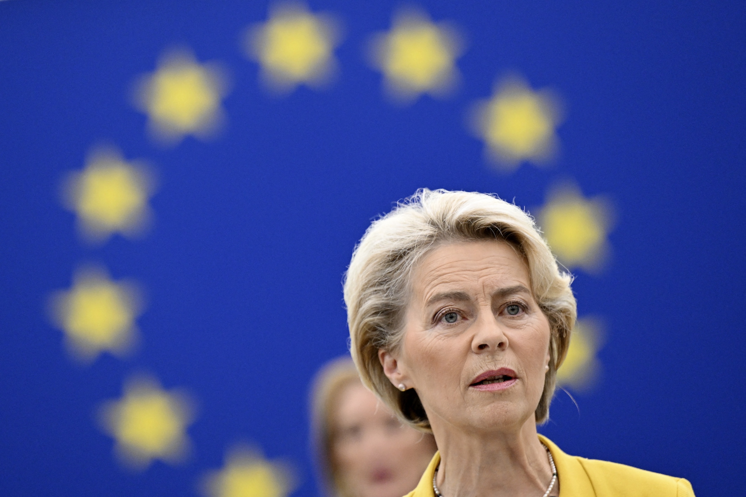 Europese Commissie-voorzitter Ursula von der Leyen betuigde tijdens haar jaarlijkse toespraak aan het Europees parlement dat de steun van de EU aan Oekraïne 'onwrikbaar' is.