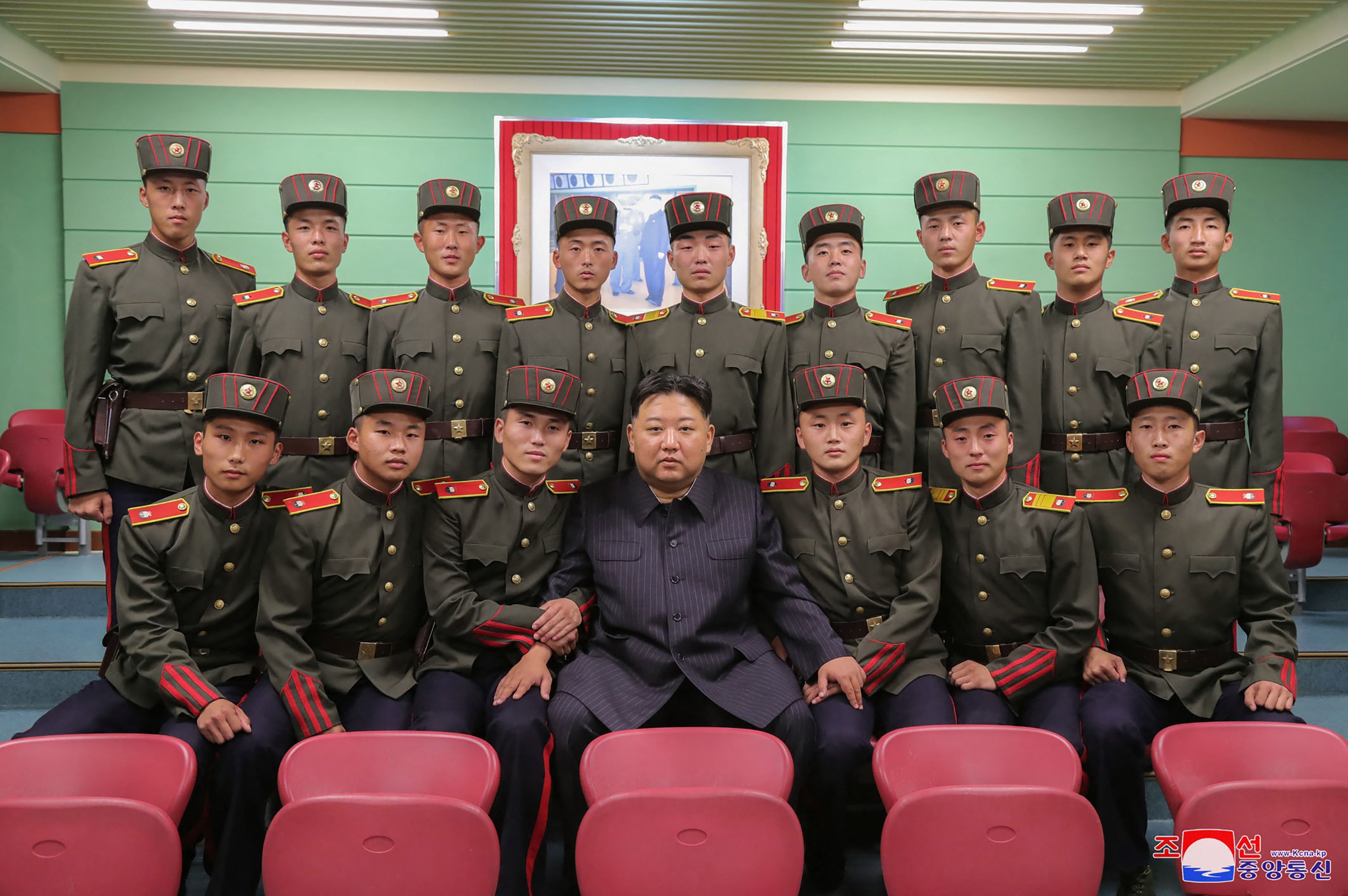 De president voegde bij zijn verklaring in het parlement eraan toe dat de Noord-Koreaanse leider Kim Jong-un het gebruik van kernwapens ter voorkoming van eventuele aanvallen op Noord-Korea heeft verdedigd. De Amerikanen geloven dat de proef 'op elk moment' kan plaatsvinden.