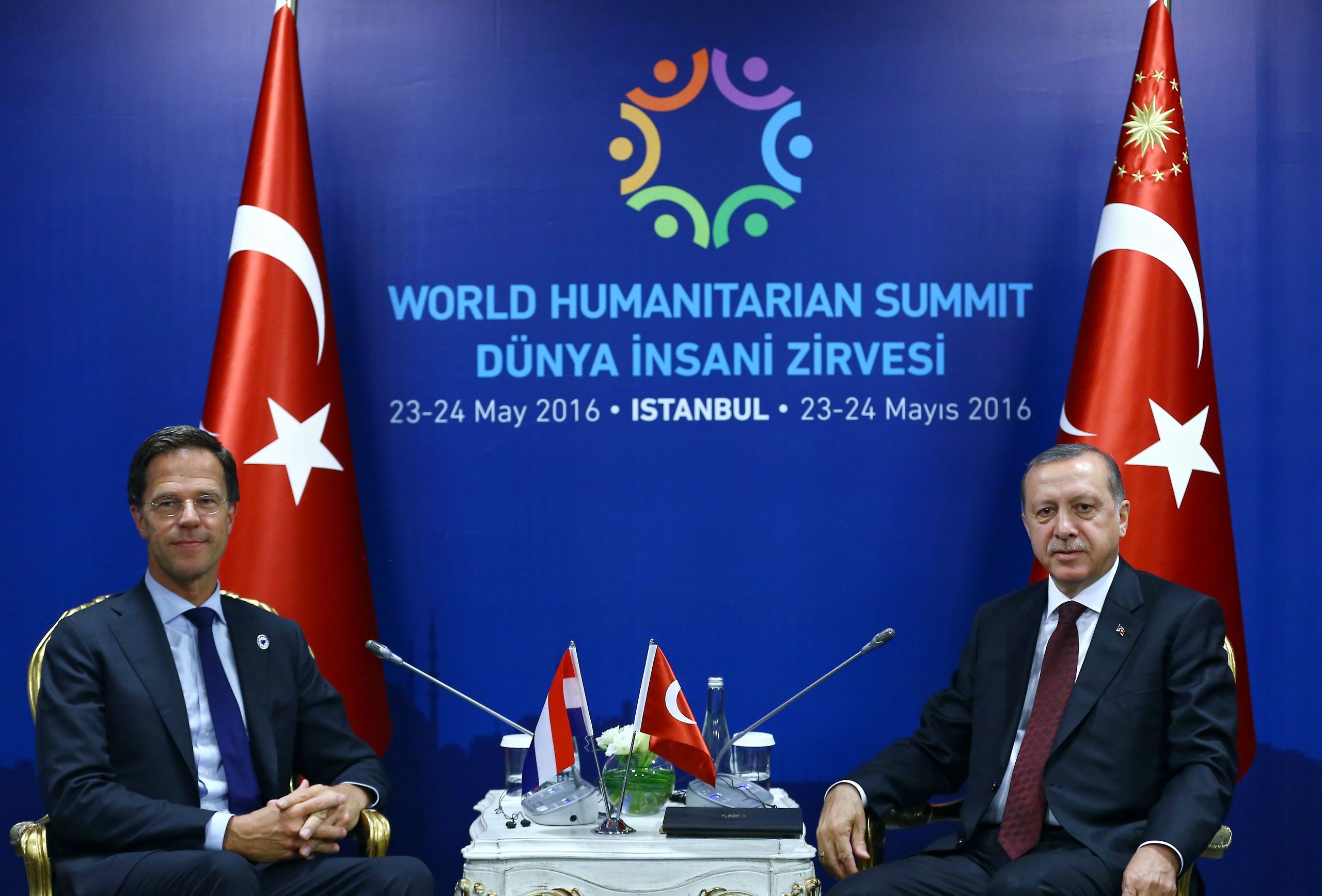 Minister-president Mark Rutten en de Turkse president Erdogan in 2016 bij het World Humanitarian Summit, in Istanbul.