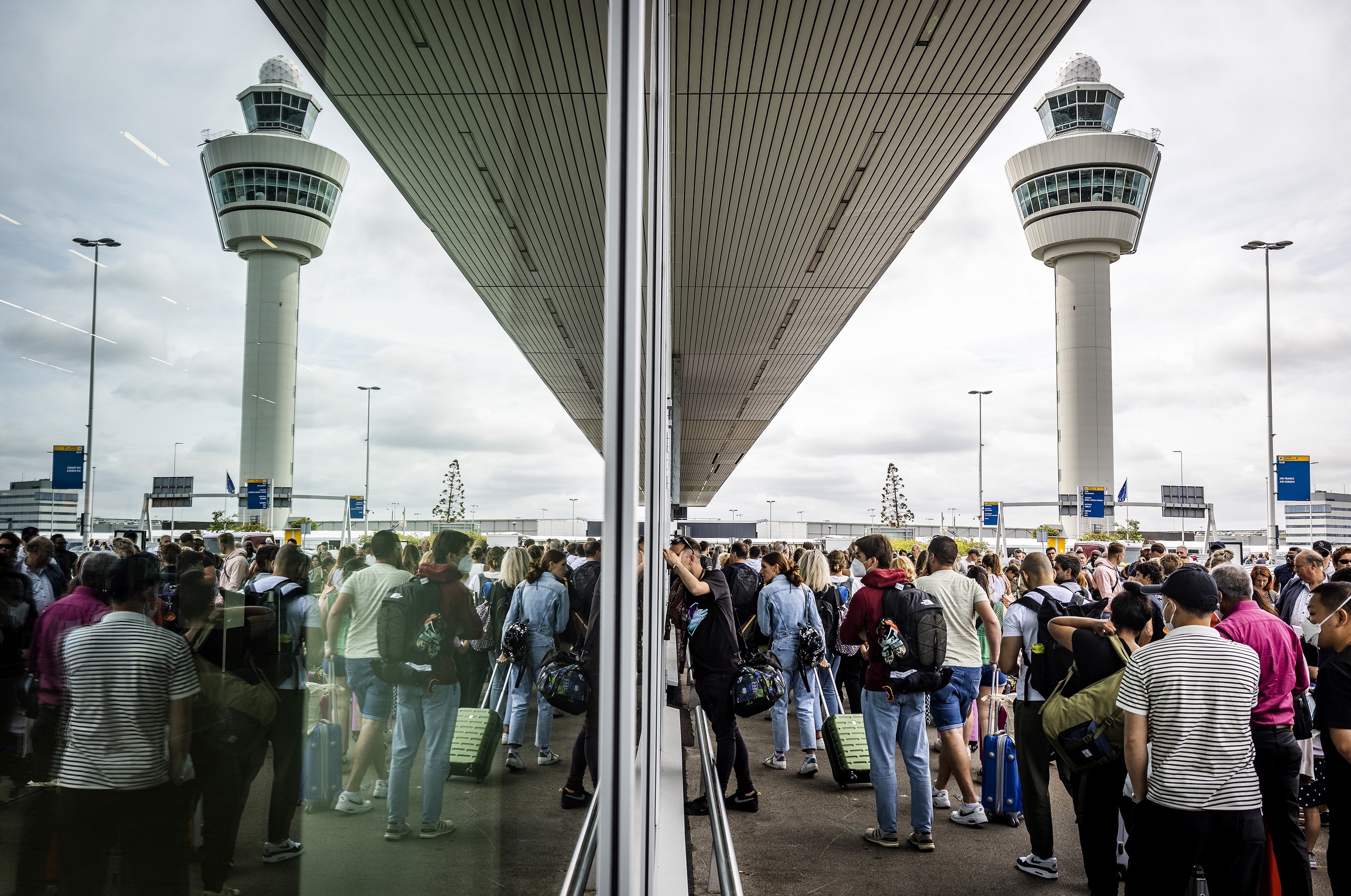 De problemen op Schiphol zijn het gevolg van de krimpplannen stelt TUI-topman Arjan Kers