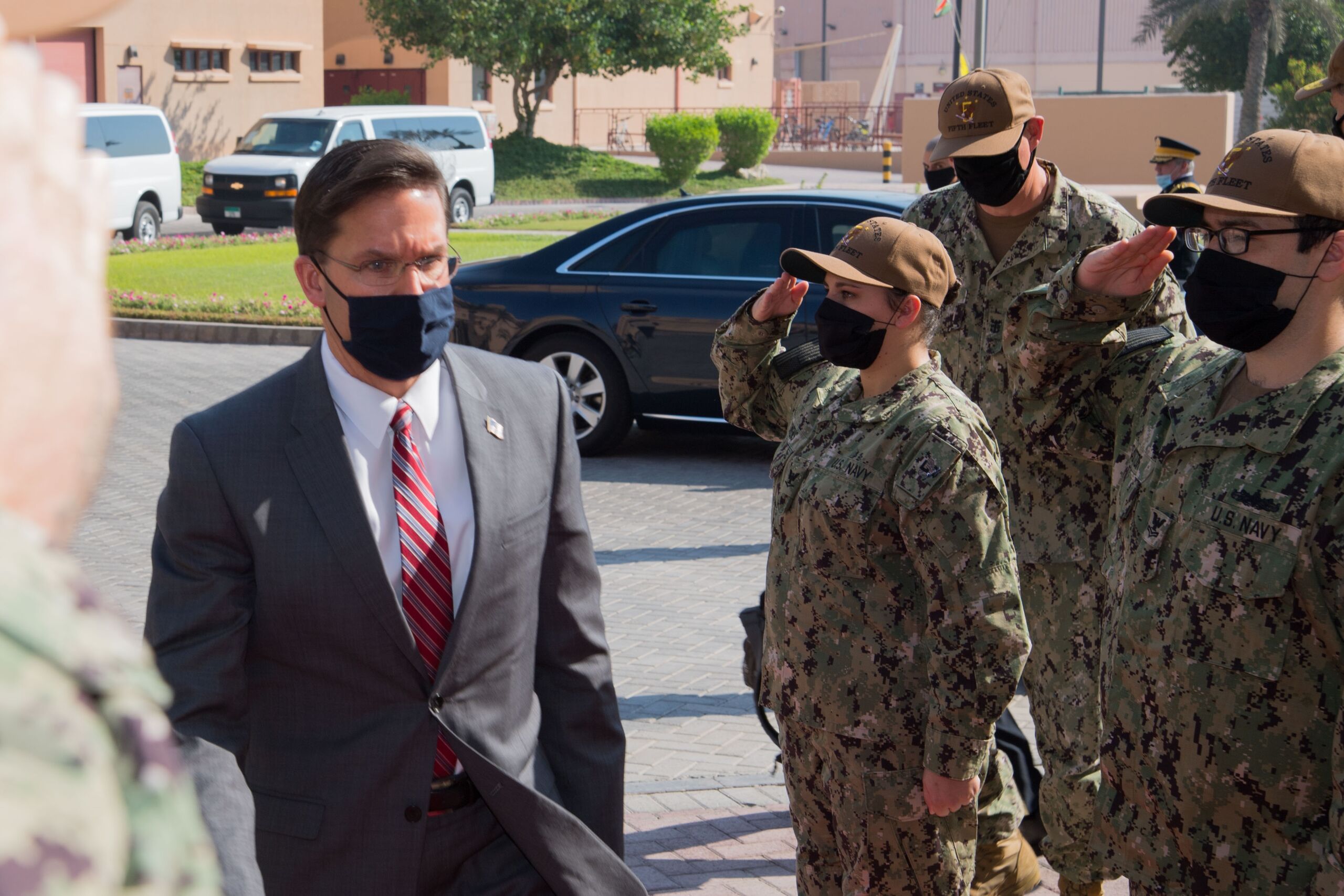 Mark Esper op bezoek bij Amerikaanse troepen in Bahrein, op 28 oktober 2020. 
