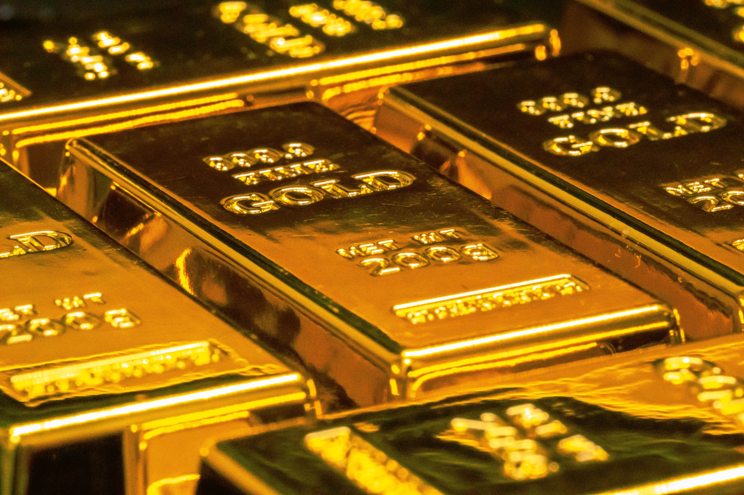 Due to the war in Ukraine, the energy crisis and the impending recession, more and more individuals and investors are turning to the gold trade as a safe haven.
