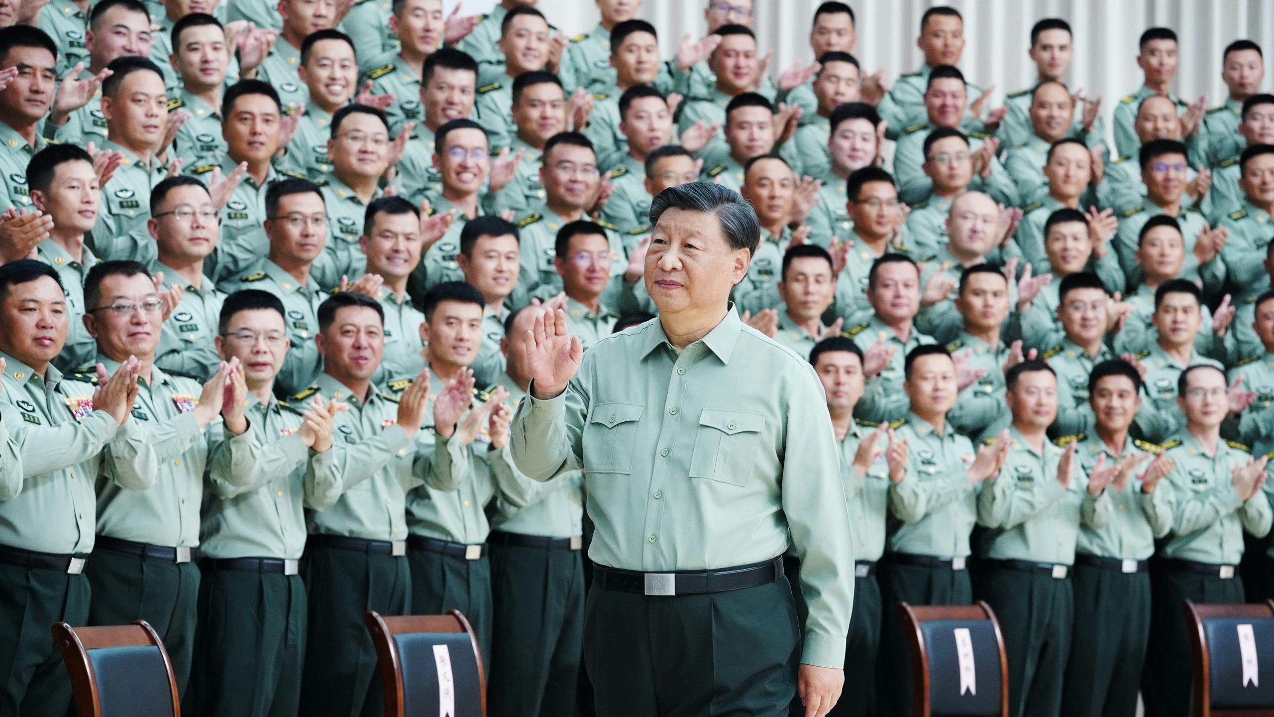 'Xi Jinping vertrouwt zijn eigen leger niet'