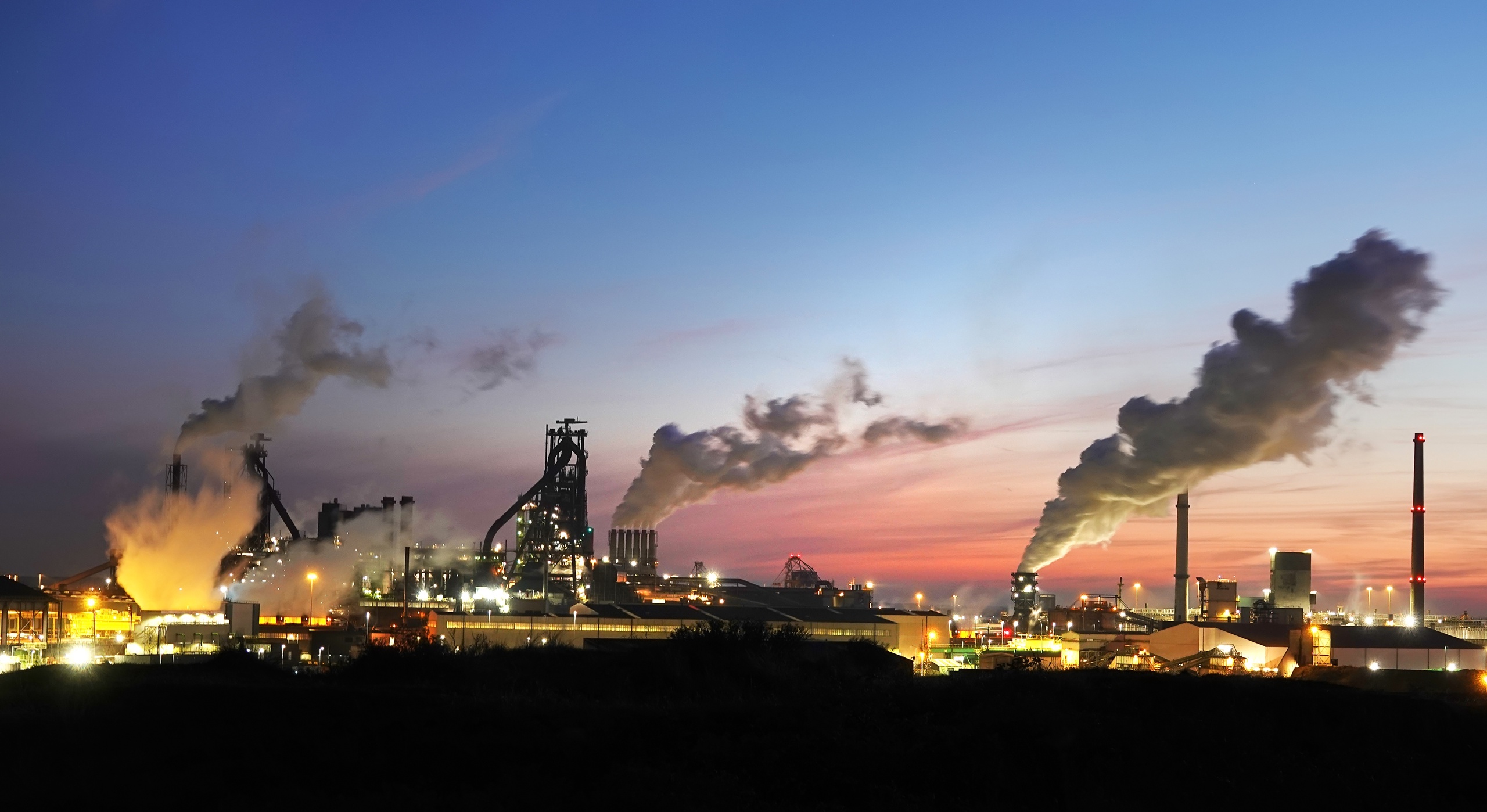 Tata Steel in Velsen-Noord, één van de grootste vervuilers van Nederland.