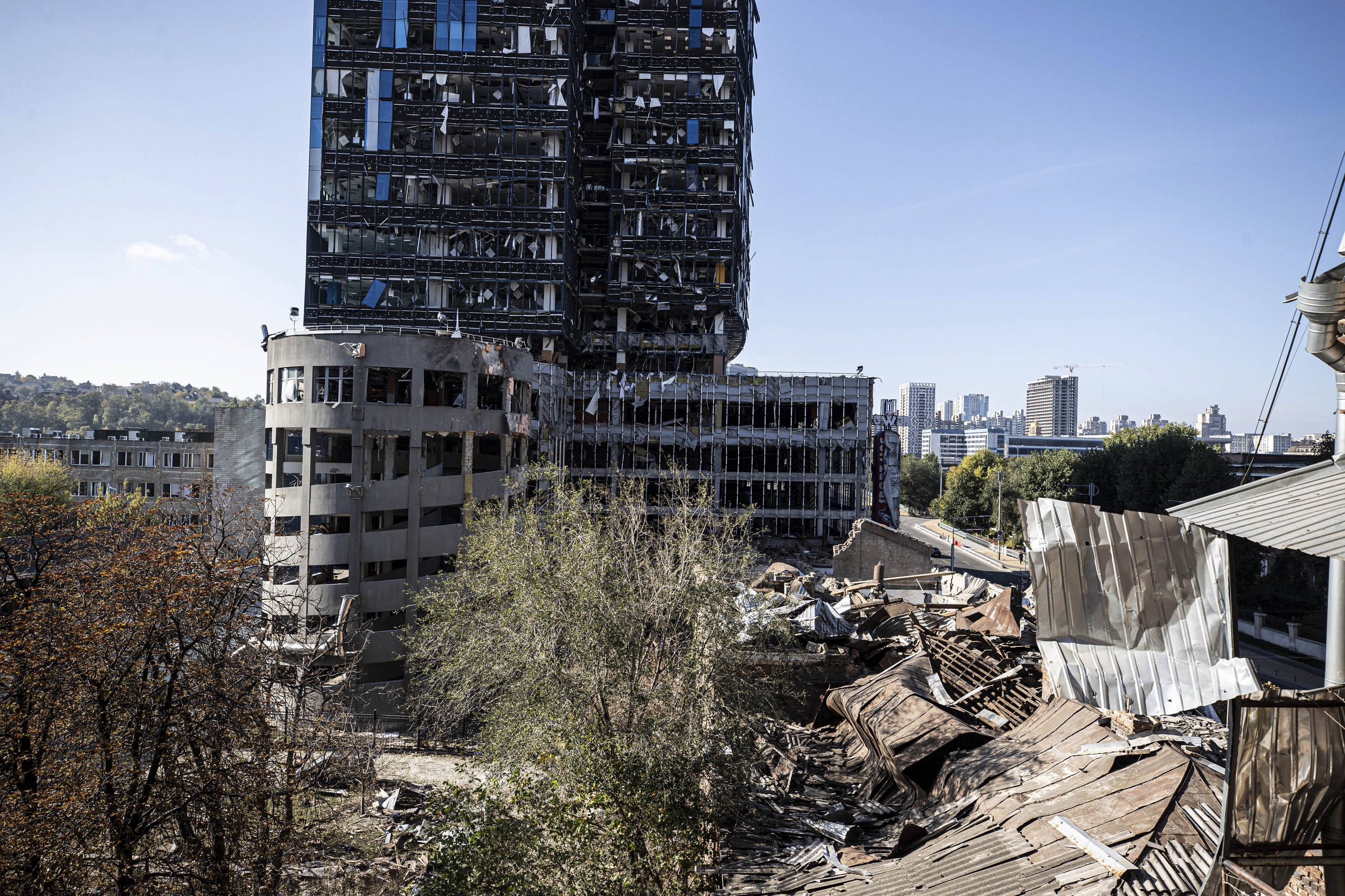 Eerdere aanvallen lieten veel gebouwen in puin achter in Kiev.
