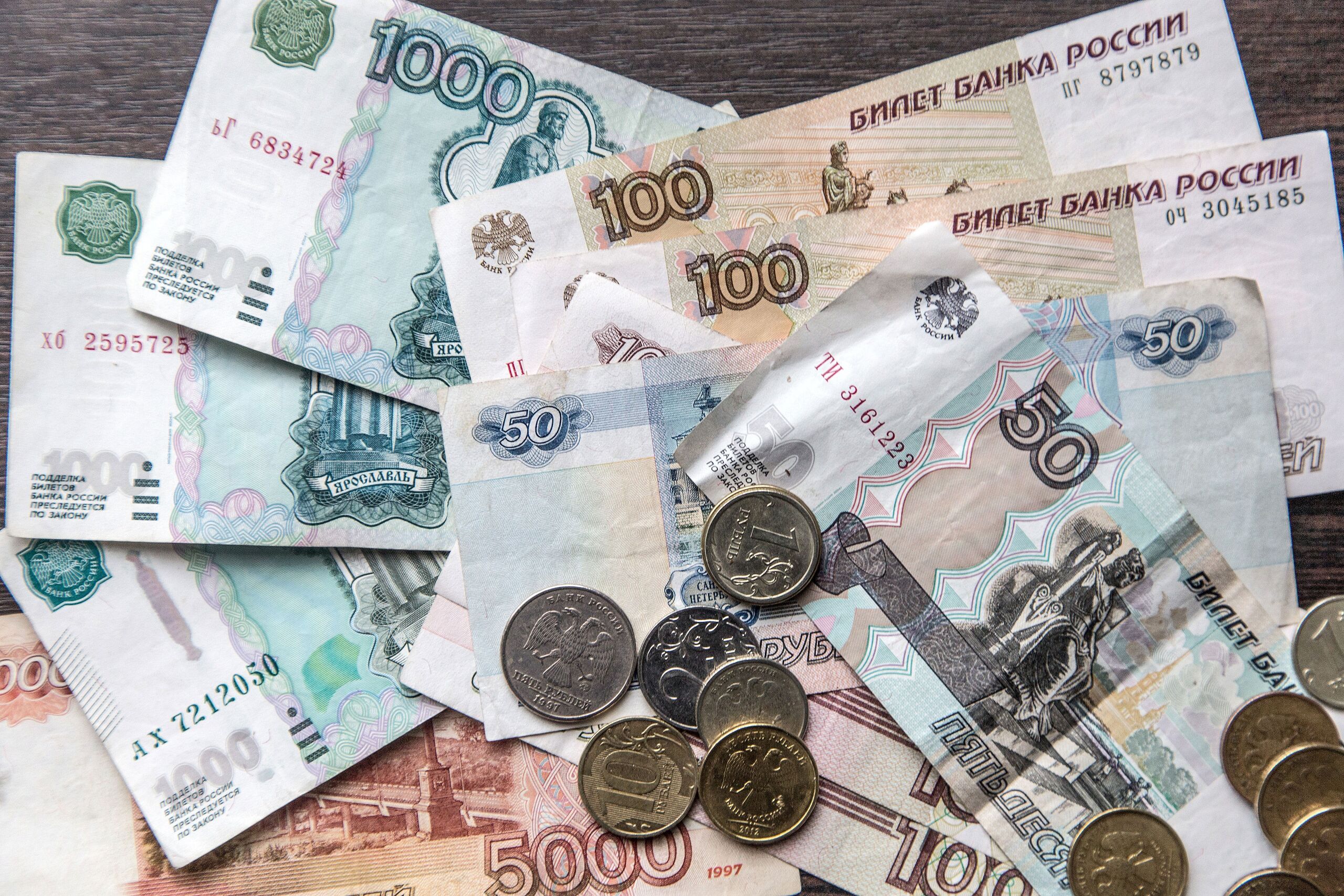 russische roebels, Financiële oorlog met Rusland treft bankwezen hard Foto ANP/Hollandse Hoogte Rias Immink