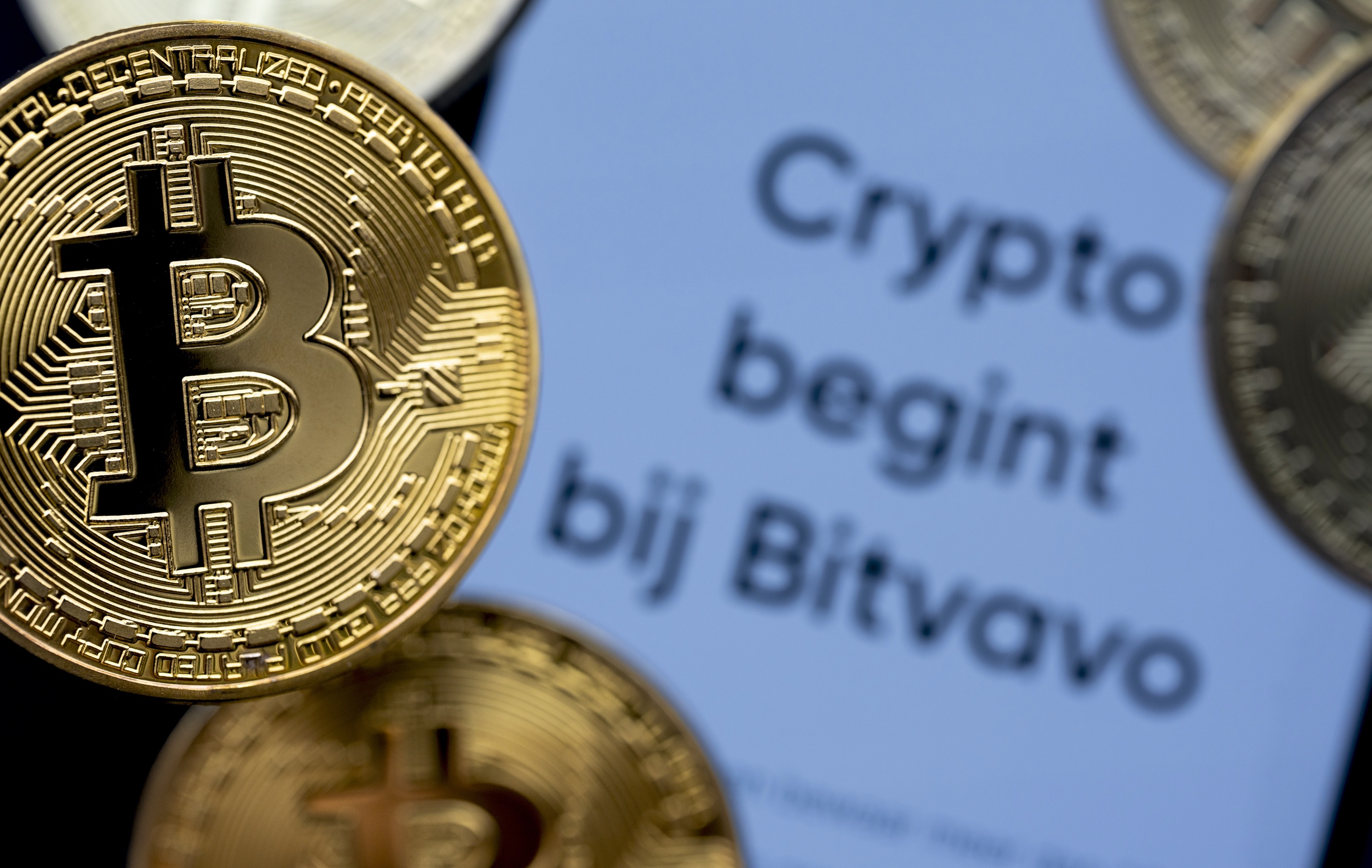 De onrust rondom Bitvavo, het grootste cryptoplatform van Nederland, neemt nog altijd toe. Dusdanig zelfs dat sommige partners van het bedrijf beleggers aanraden om hun crypto's van het platform te halen. Blockchain- en crypto-expert Jacob Boersma snapt die oproep wel.