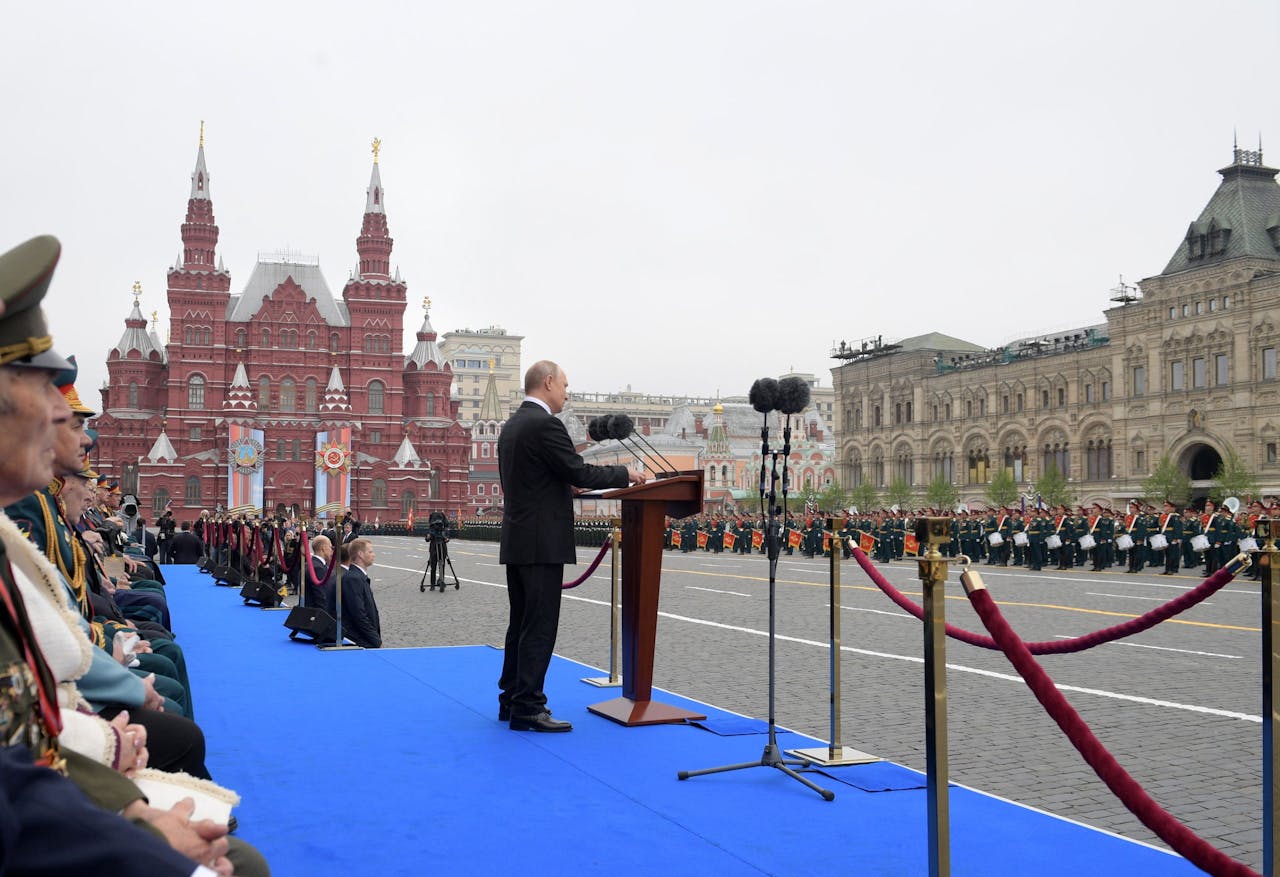 President Vladimir Poetin houdt een speech ter gelegenheid van de Russische Dag van de Overwinning