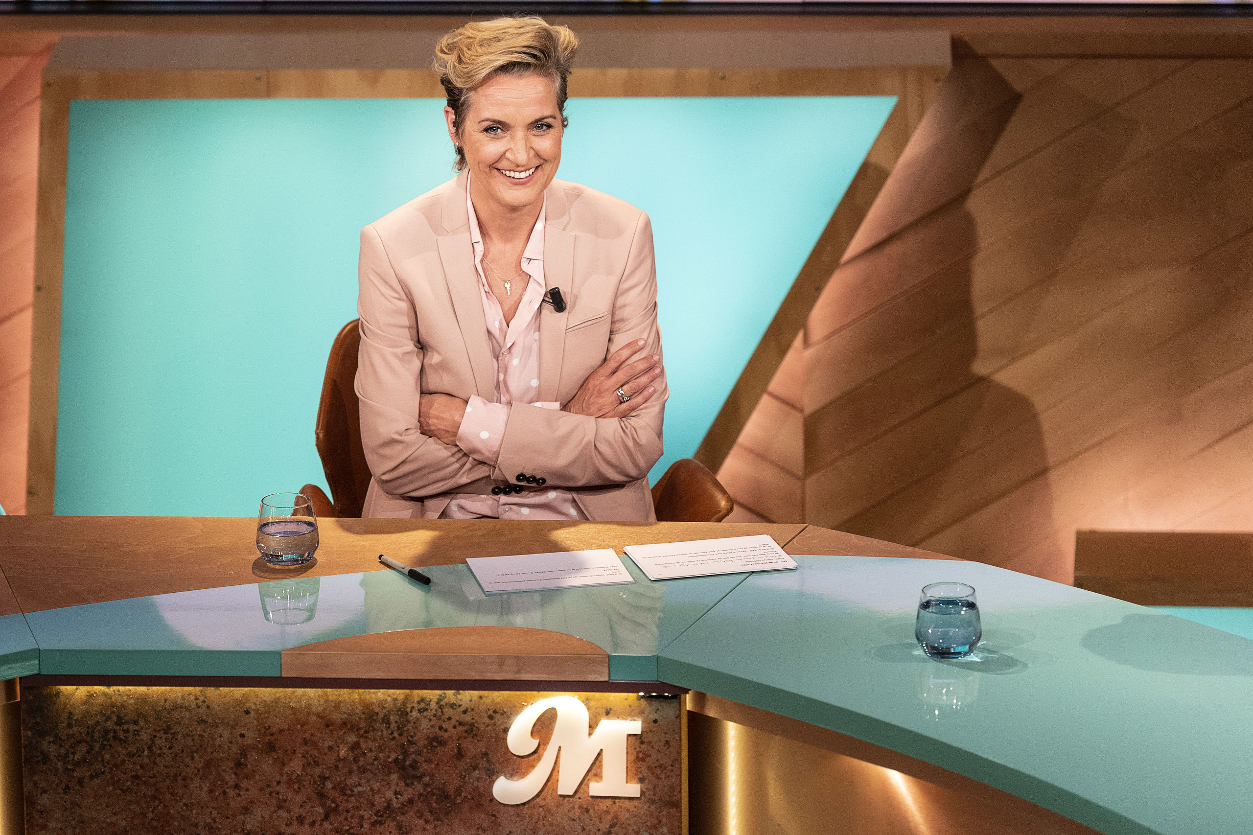 AMSTERDAM - Presentatrice Margriet van der Linden in de studio van haar dagelijkse talkshow M. ANP KIPPA EVERT ELZINGA