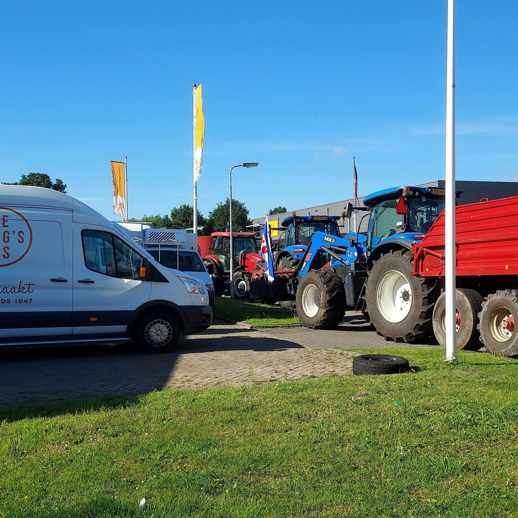Boeren voeren actie bij bedrijf van D66-Kamerlid De Jong