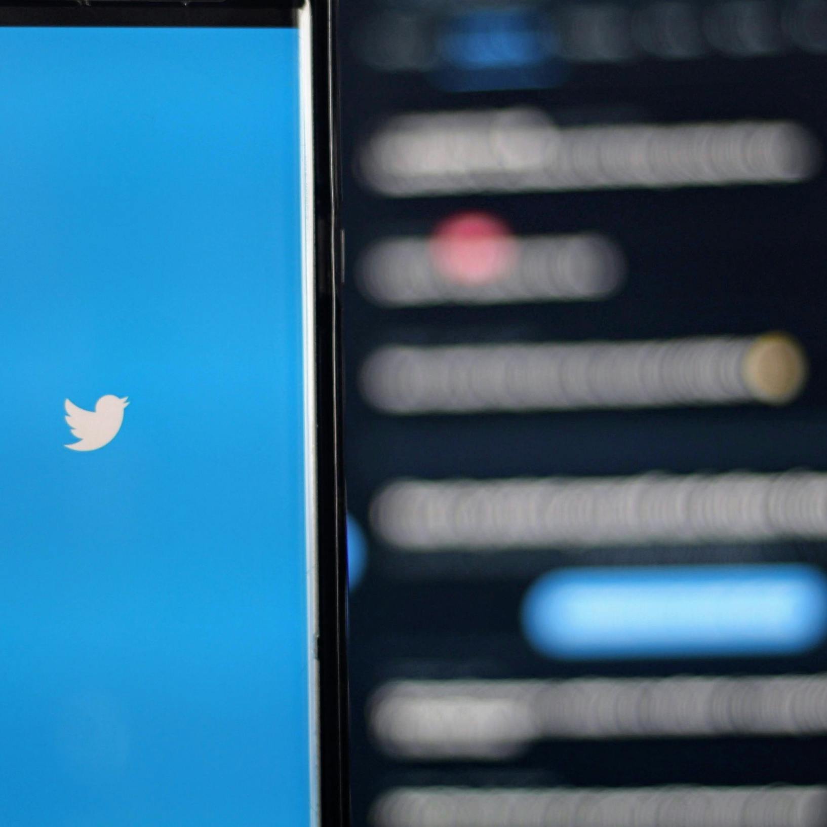 Brussel schermt met sancties na Twitter-schorsing journalisten