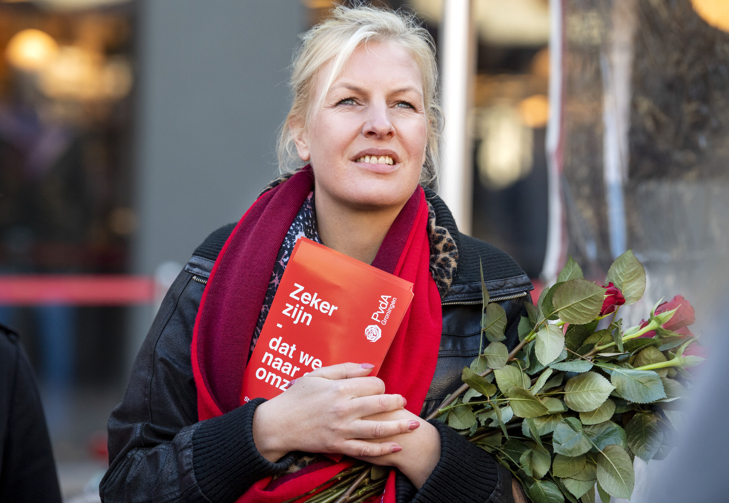 Attje Kuiken op campagne in de stad Groningen 