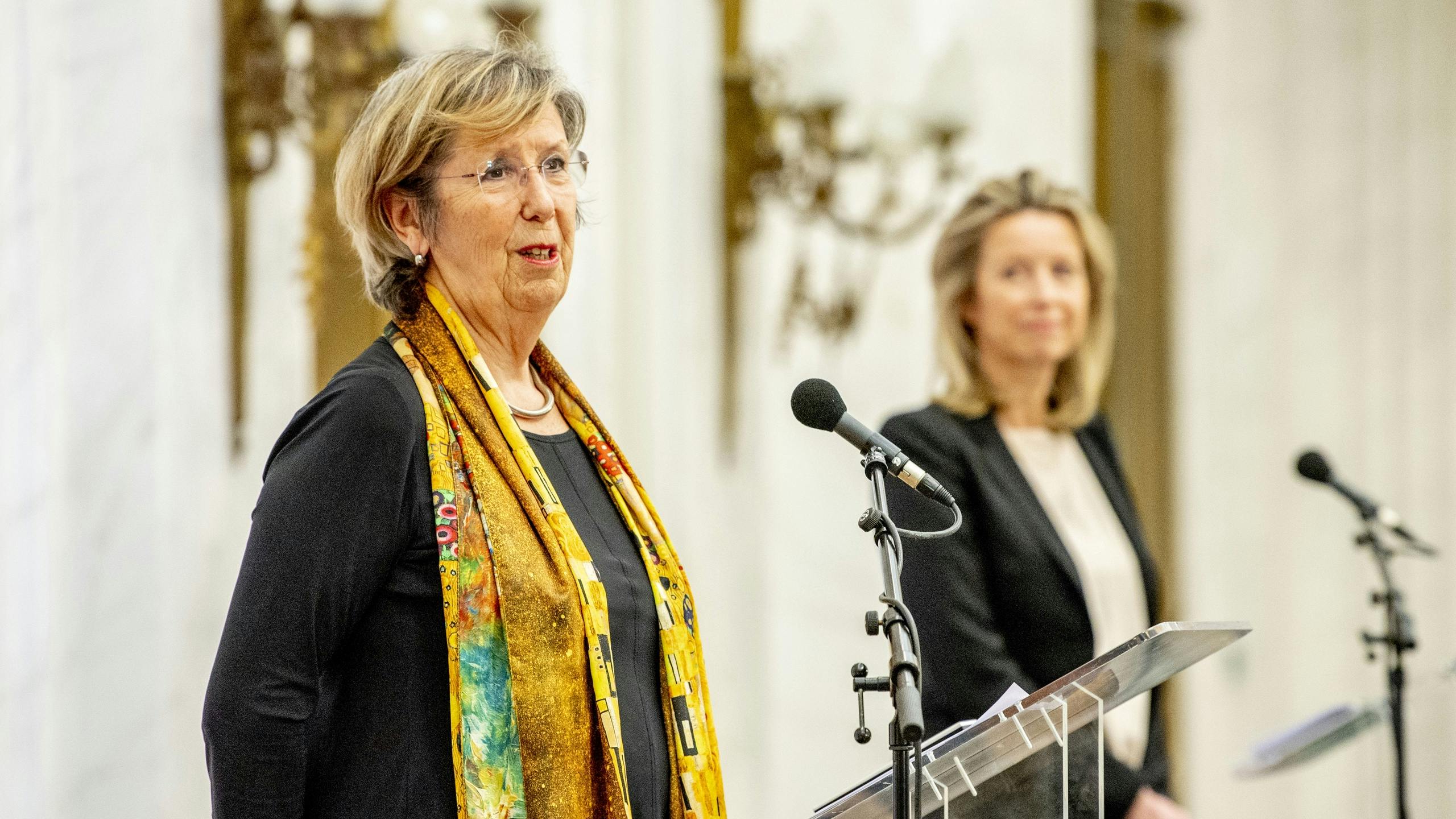 Oppositie wil debat over rol Annemarie Jorritsma en Kajsa Ollongren 