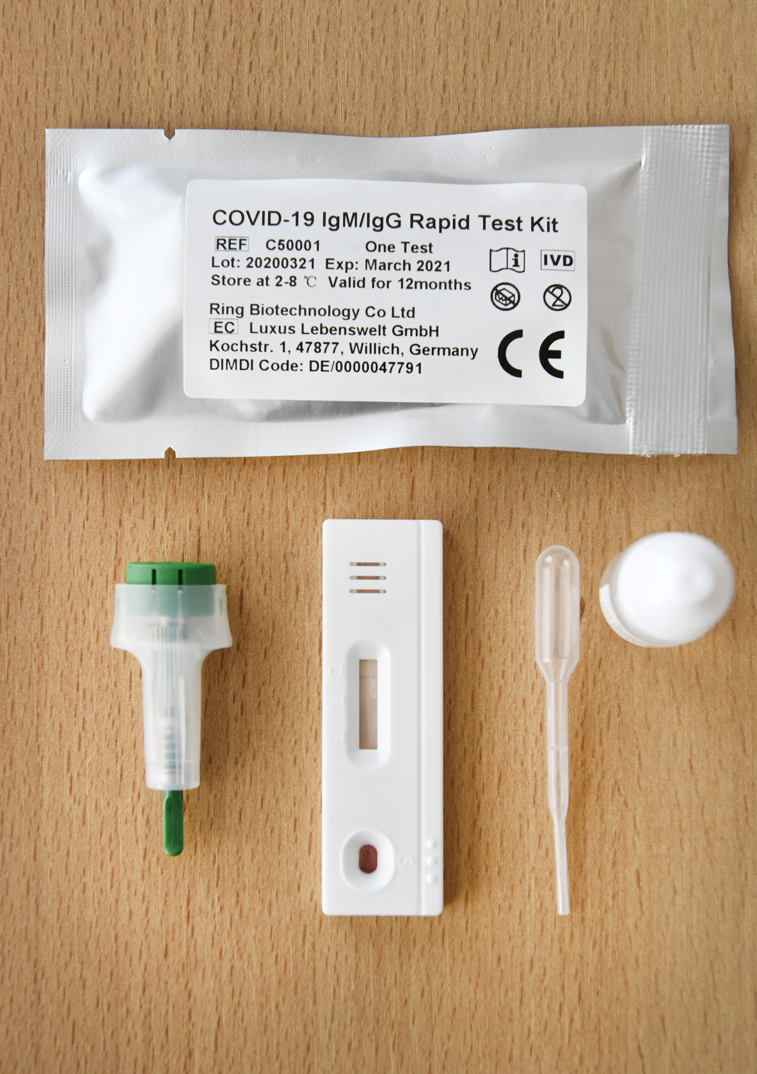 Een COVID-19 sneltest bij World Health Laboratories.