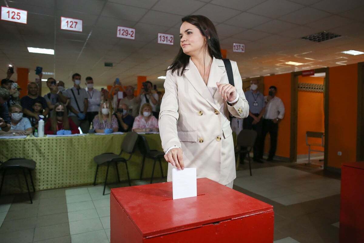 Svetlana Tikhanovskaya brings out her vote during the presidential elections last year august in Belarus.