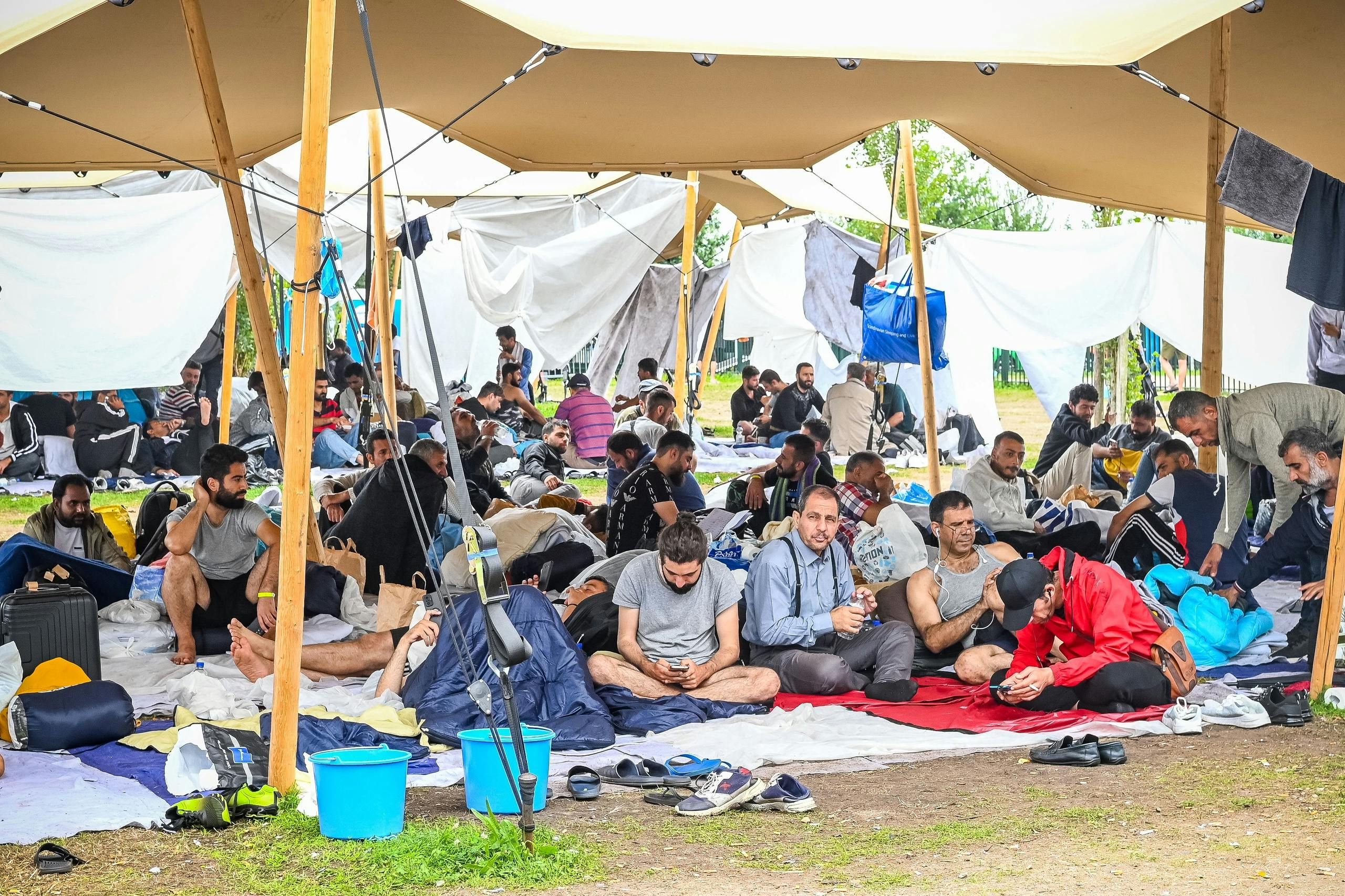 Foreign media report ‘inhuman’ asylum crisis