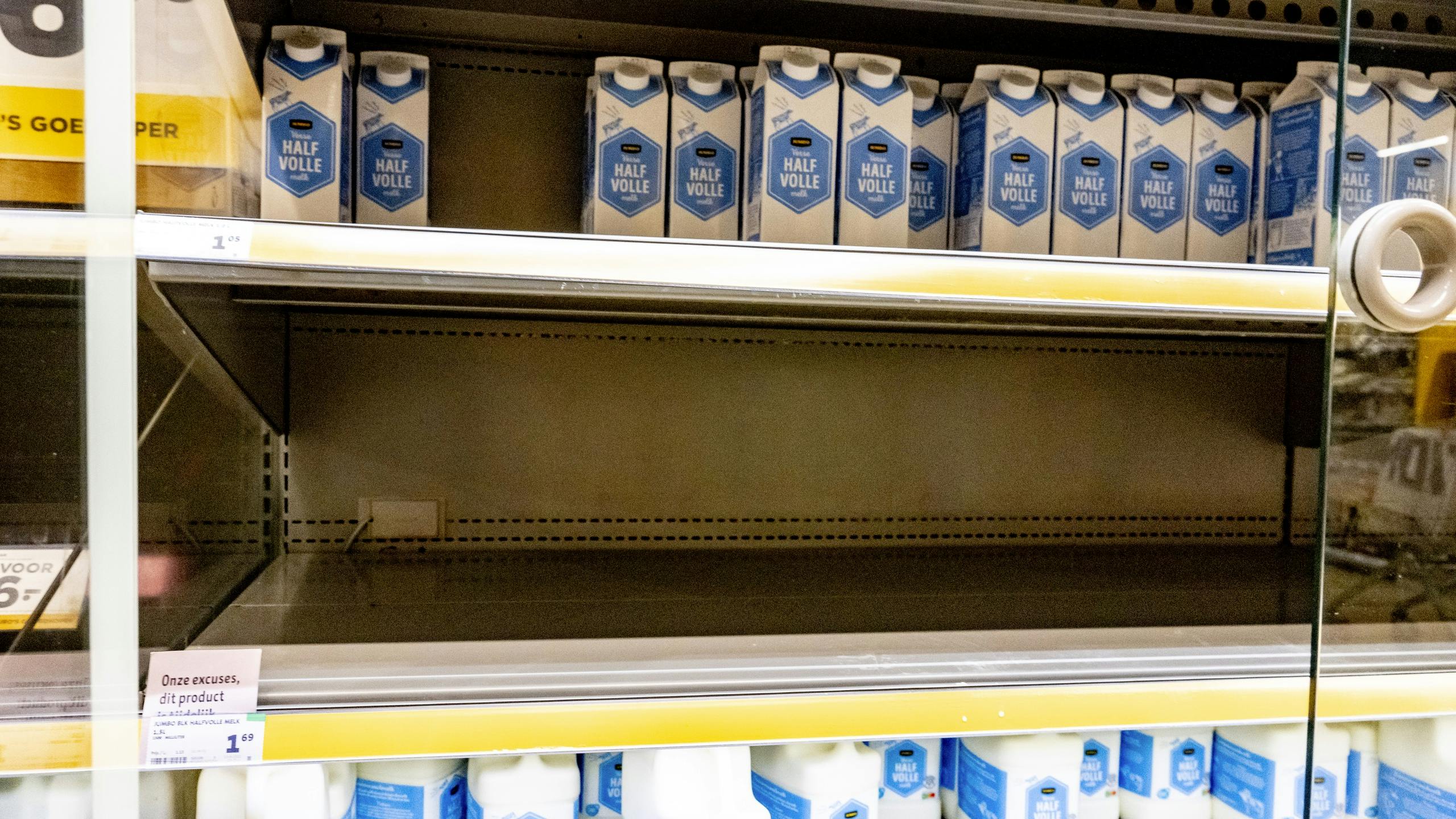 Supermarktkoepel vreest voor miljoenenschade door boerenblokkades bij distributiecentra