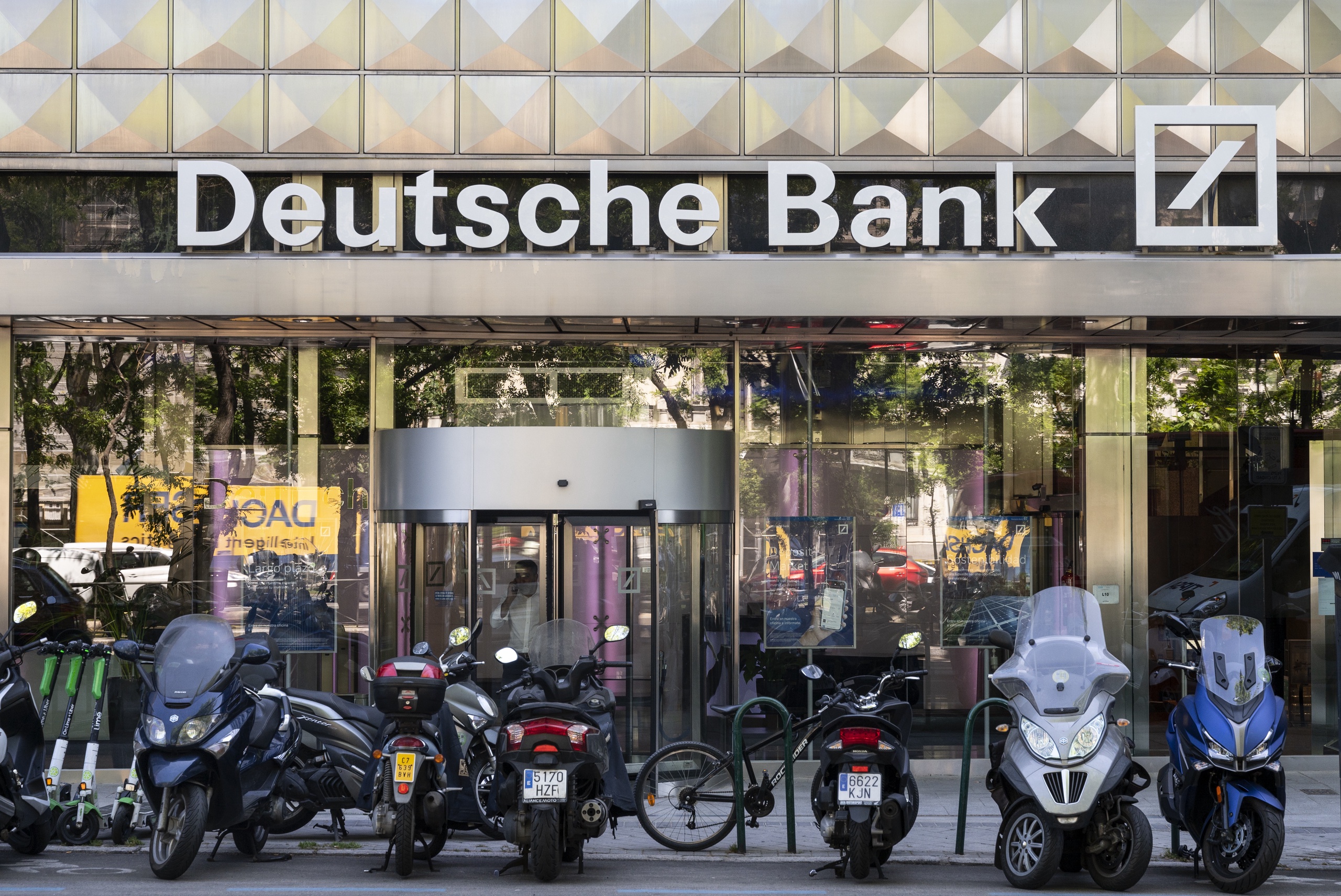 Beleggers lijken in Deutsche Bank een volgend slachtoffer te zien in de bankenonrust van afgelopen weken.
