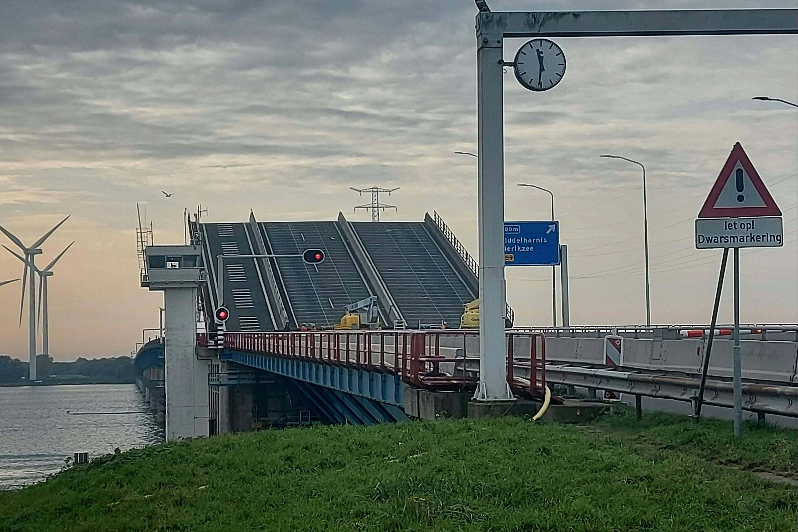 Snelheid Op Haringvlietbrug Naar 50 Km U Tot 2023 Bnr Nieuwsradio