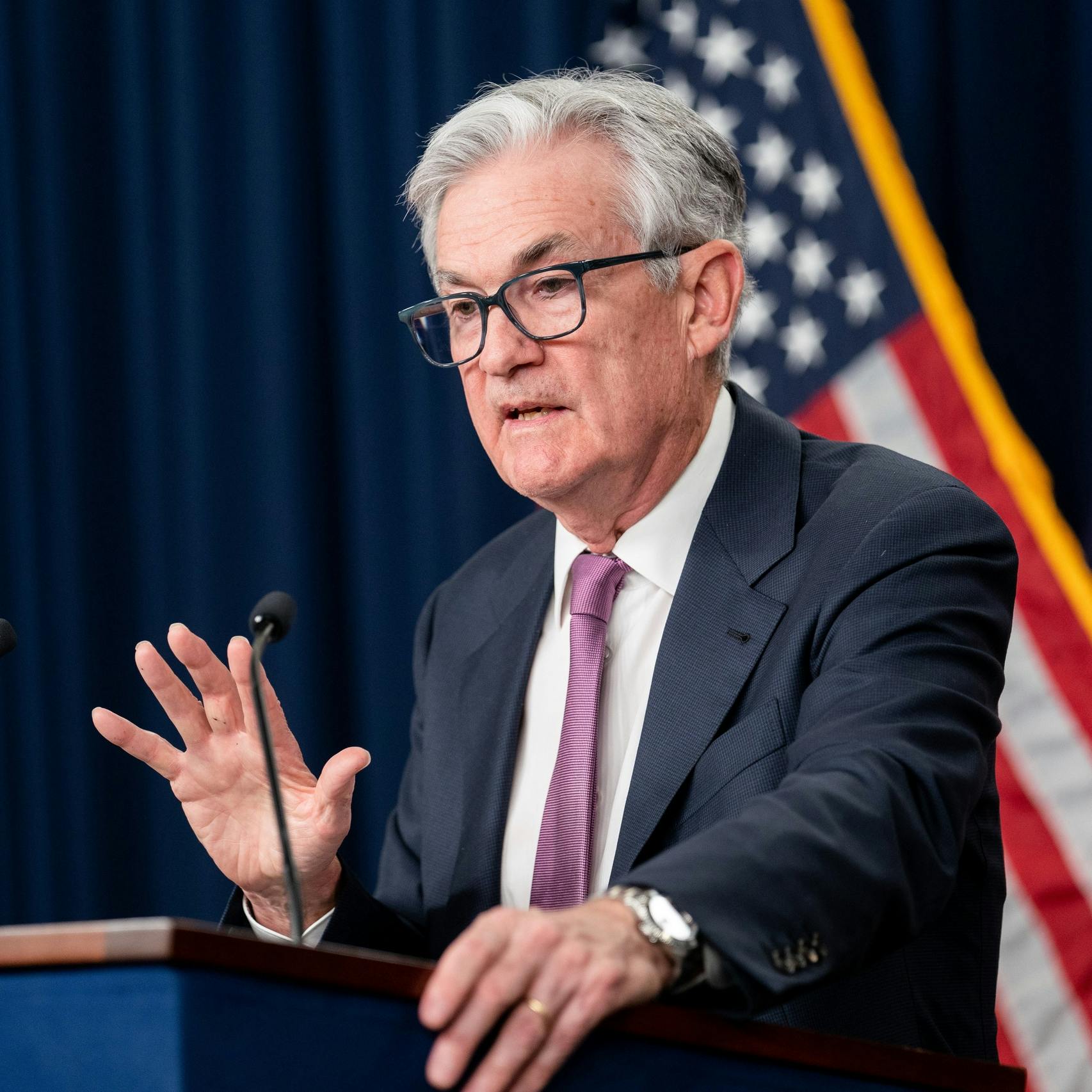 Mujagic: 'Don't fight the Fed'